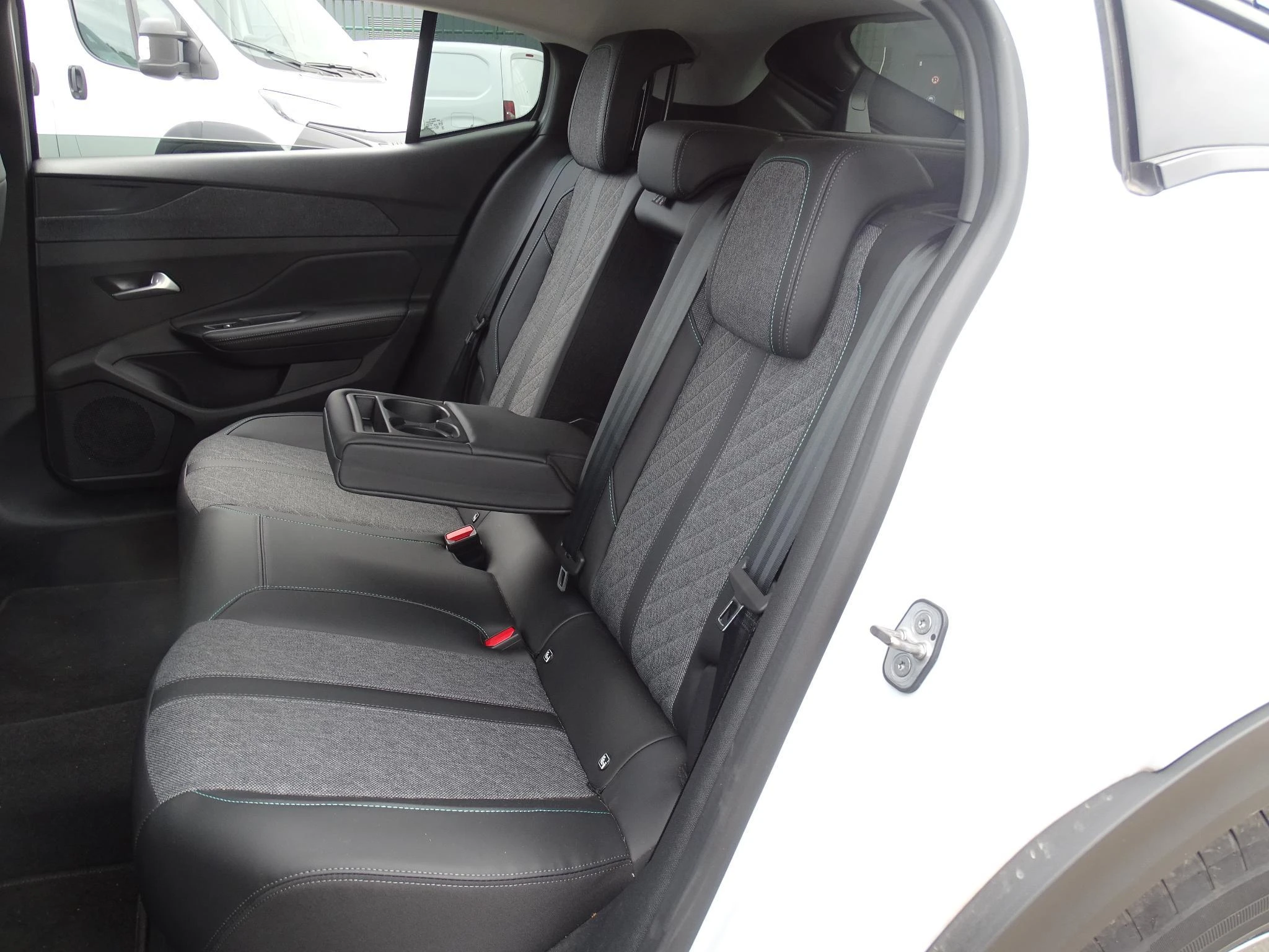 Peugeot-408-image-11