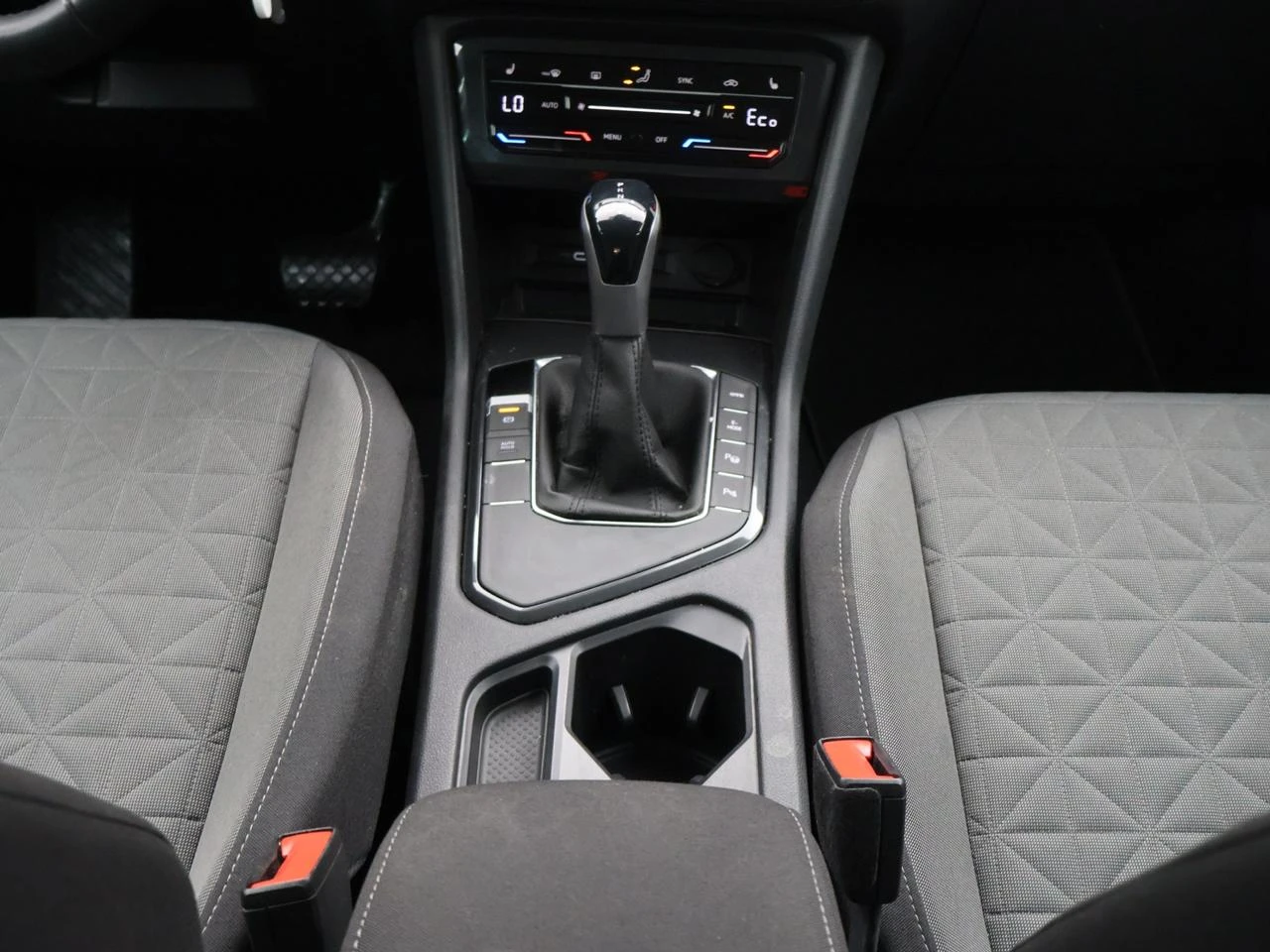 Volkswagen Tiguan eHybrid (PHEV) Tiguan PHEV eHybrid 1.4Life 245PK *AUTOMAAT*CAMERA*VIRTUAL COCKPIT*PDC*ACC*APP-CONNECT*...*