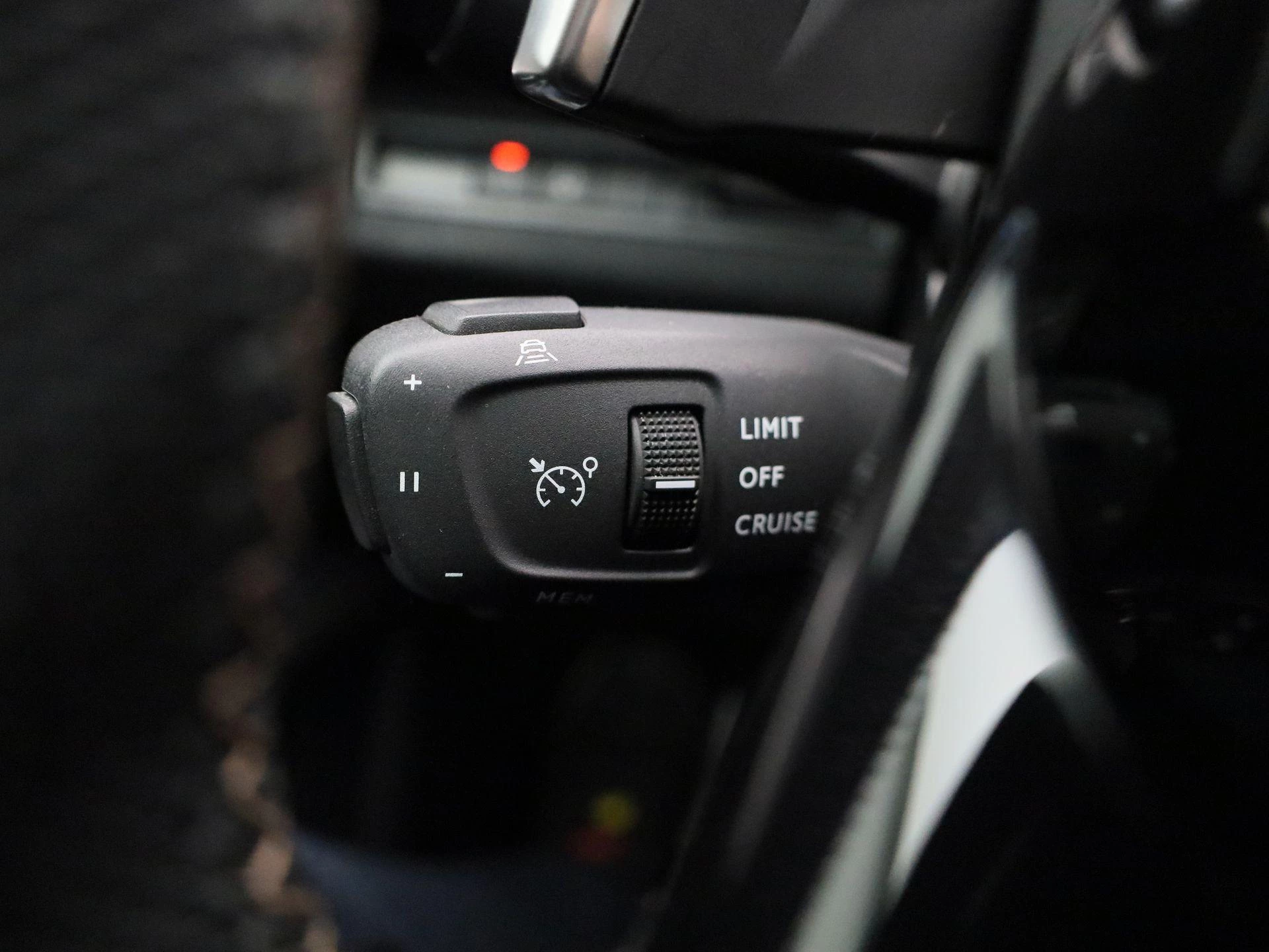 Peugeot-5008-image-26