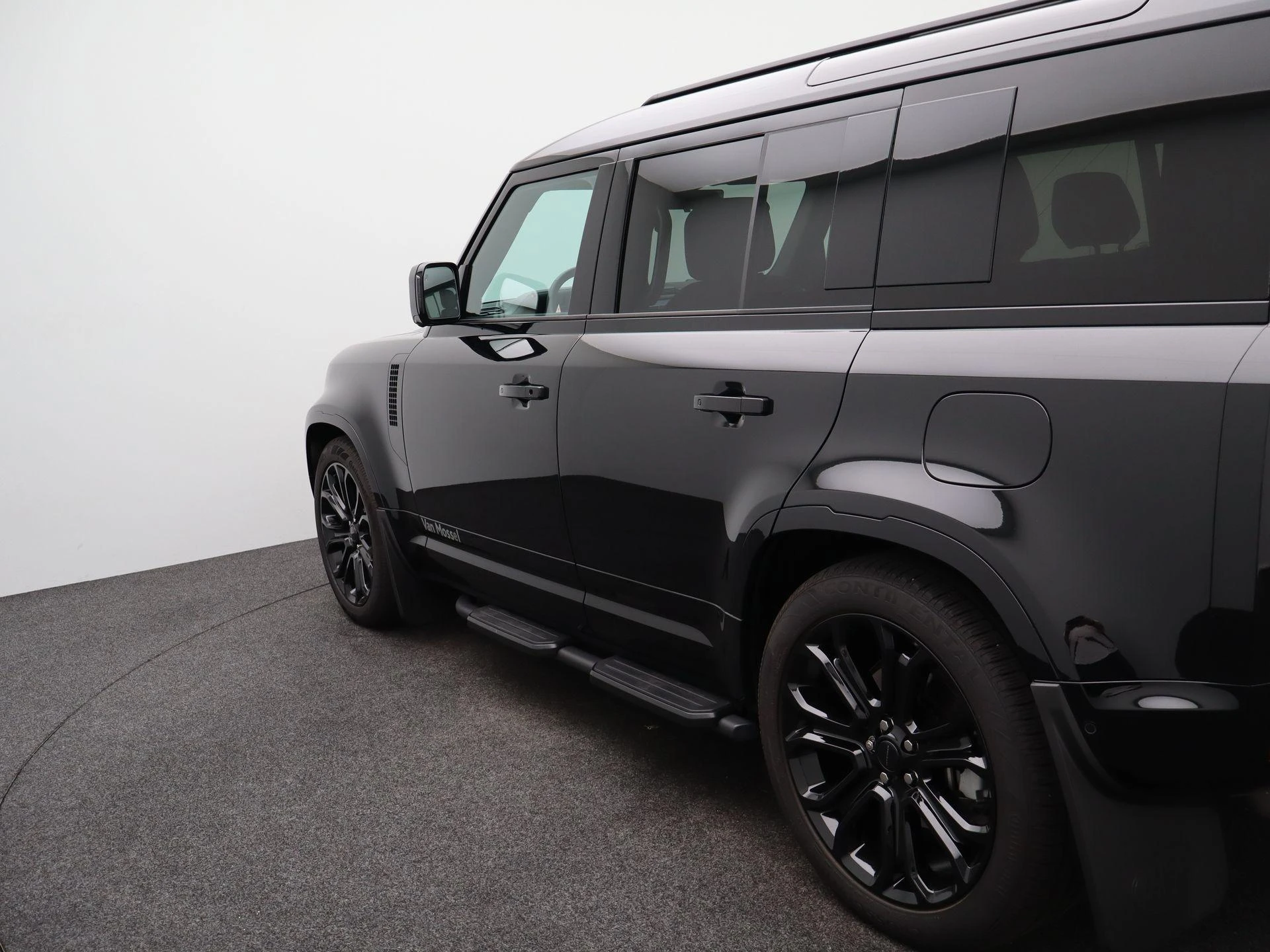 Land Rover Defender 110 2.0 P300e 110 X-Dynamic HSE