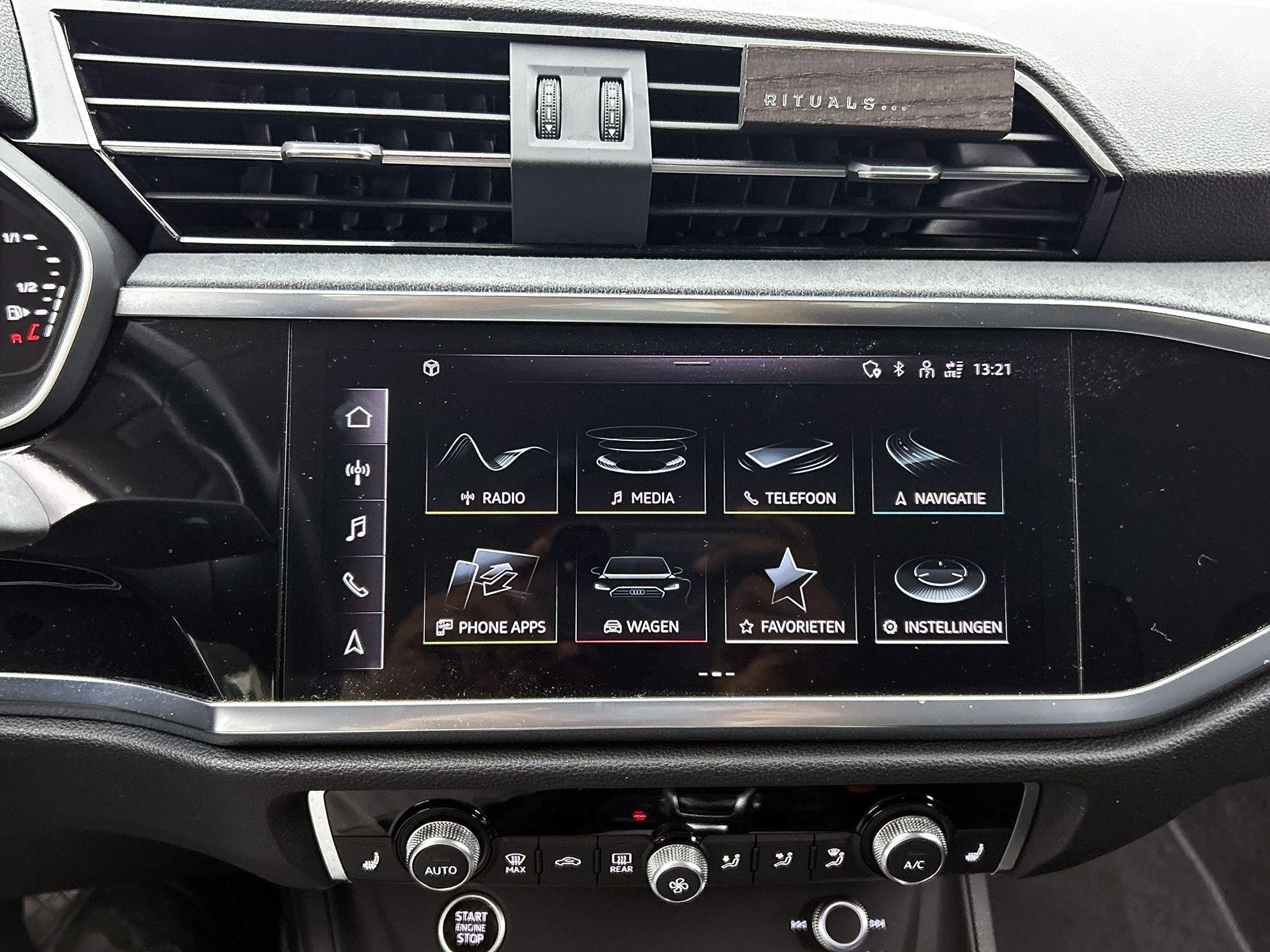 Audi-Q3-image-24