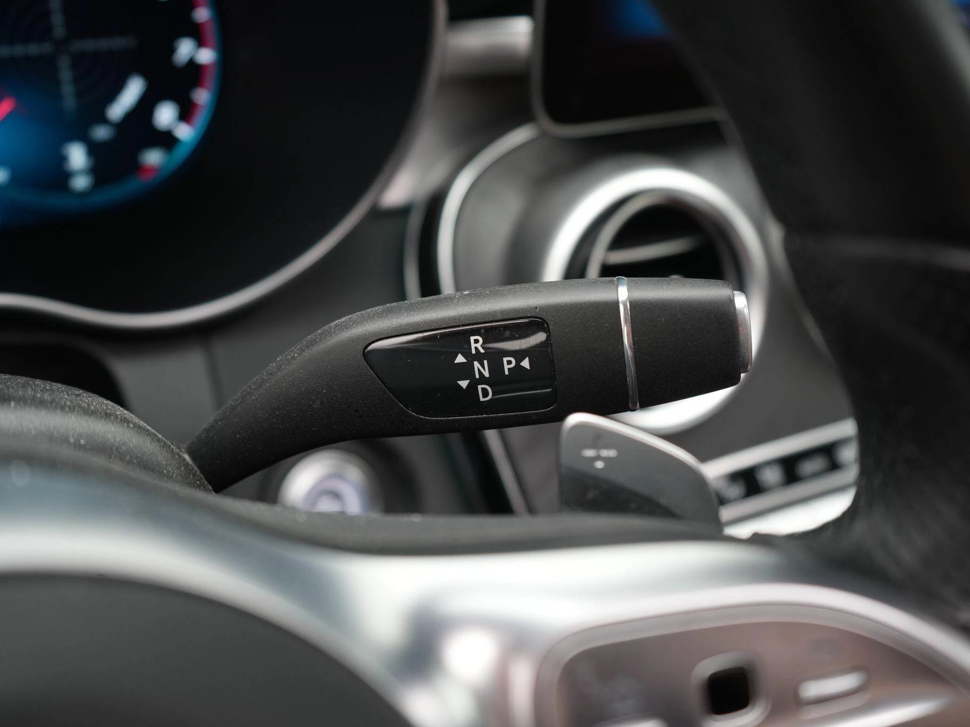 Mercedes-Benz-C-Klasse-image-29