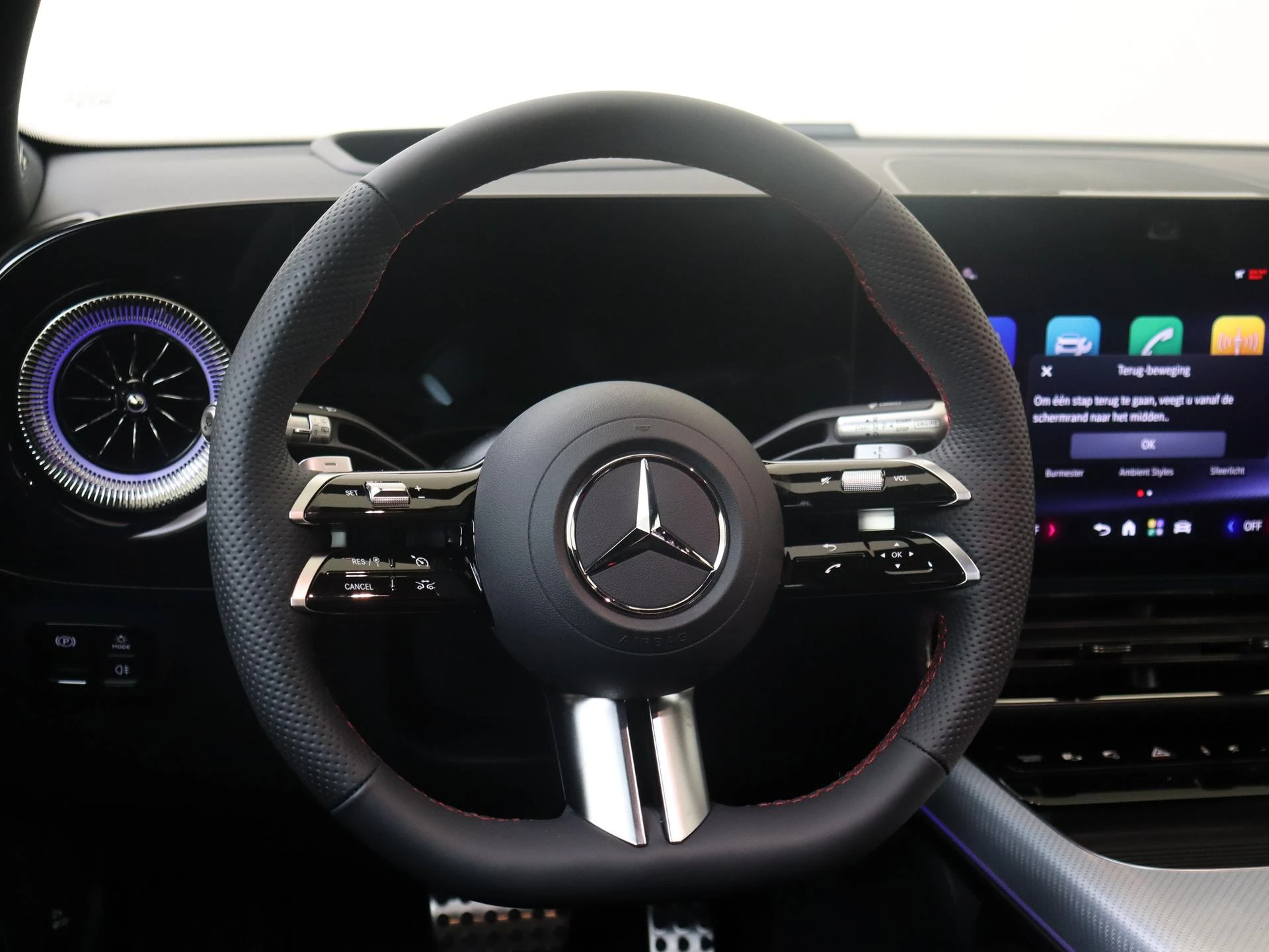 Mercedes-Benz-CLA-image-9
