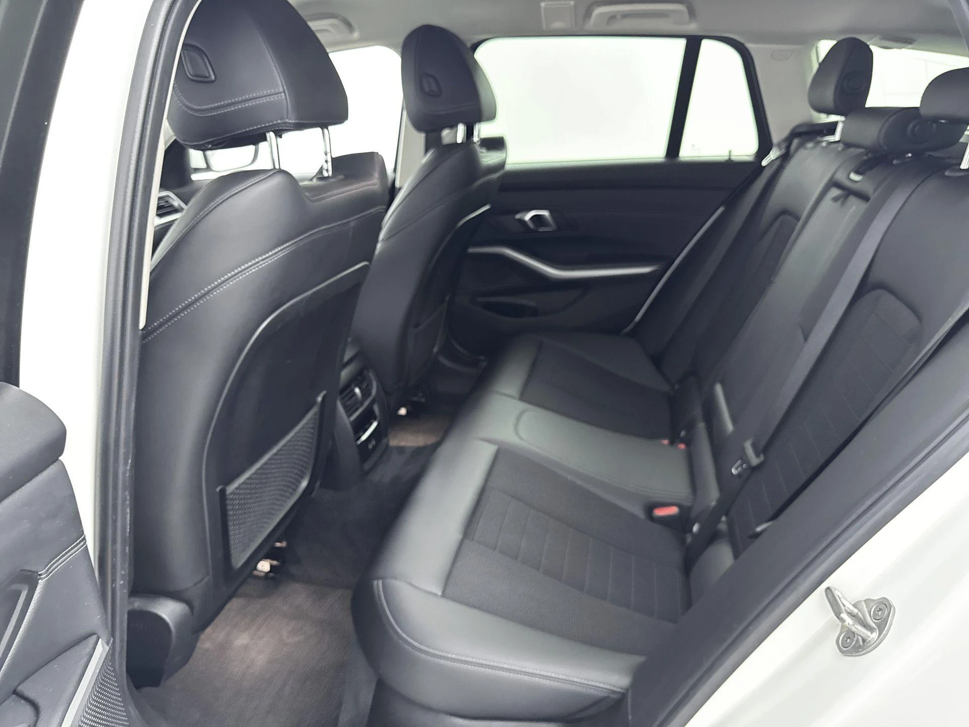 BMW-3 Serie-image-25