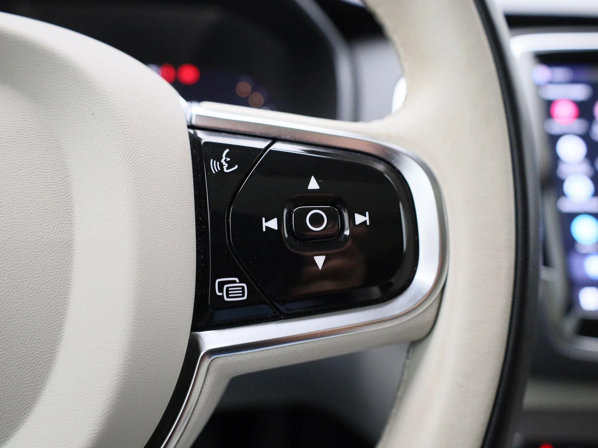 Volvo-XC90-image-18