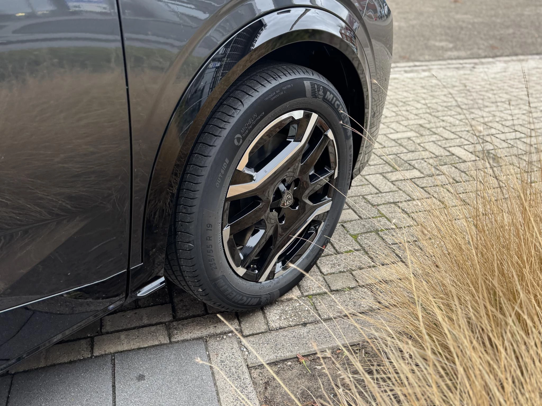 Peugeot-e-5008-image-12