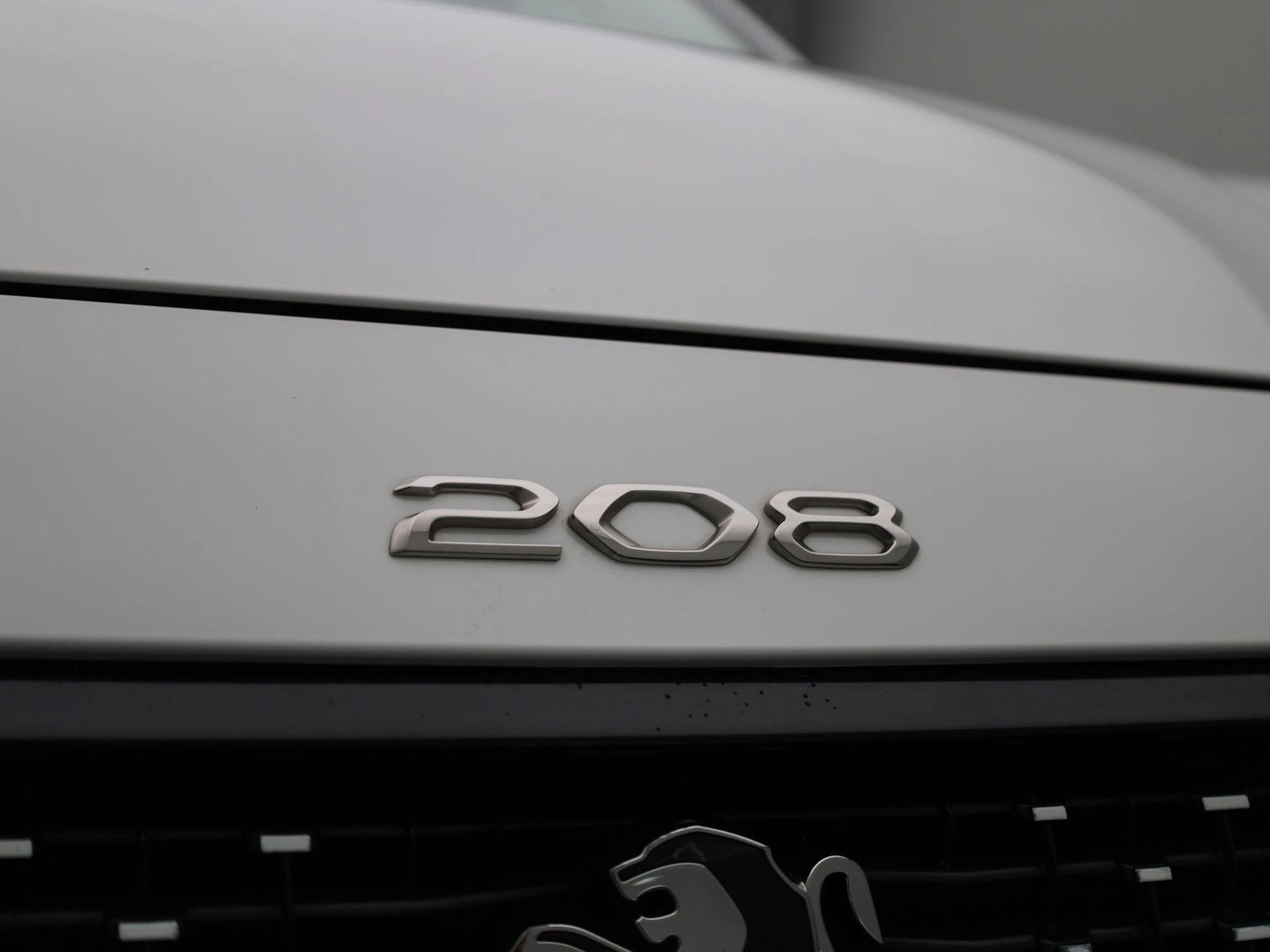 Peugeot-e-208-image-32