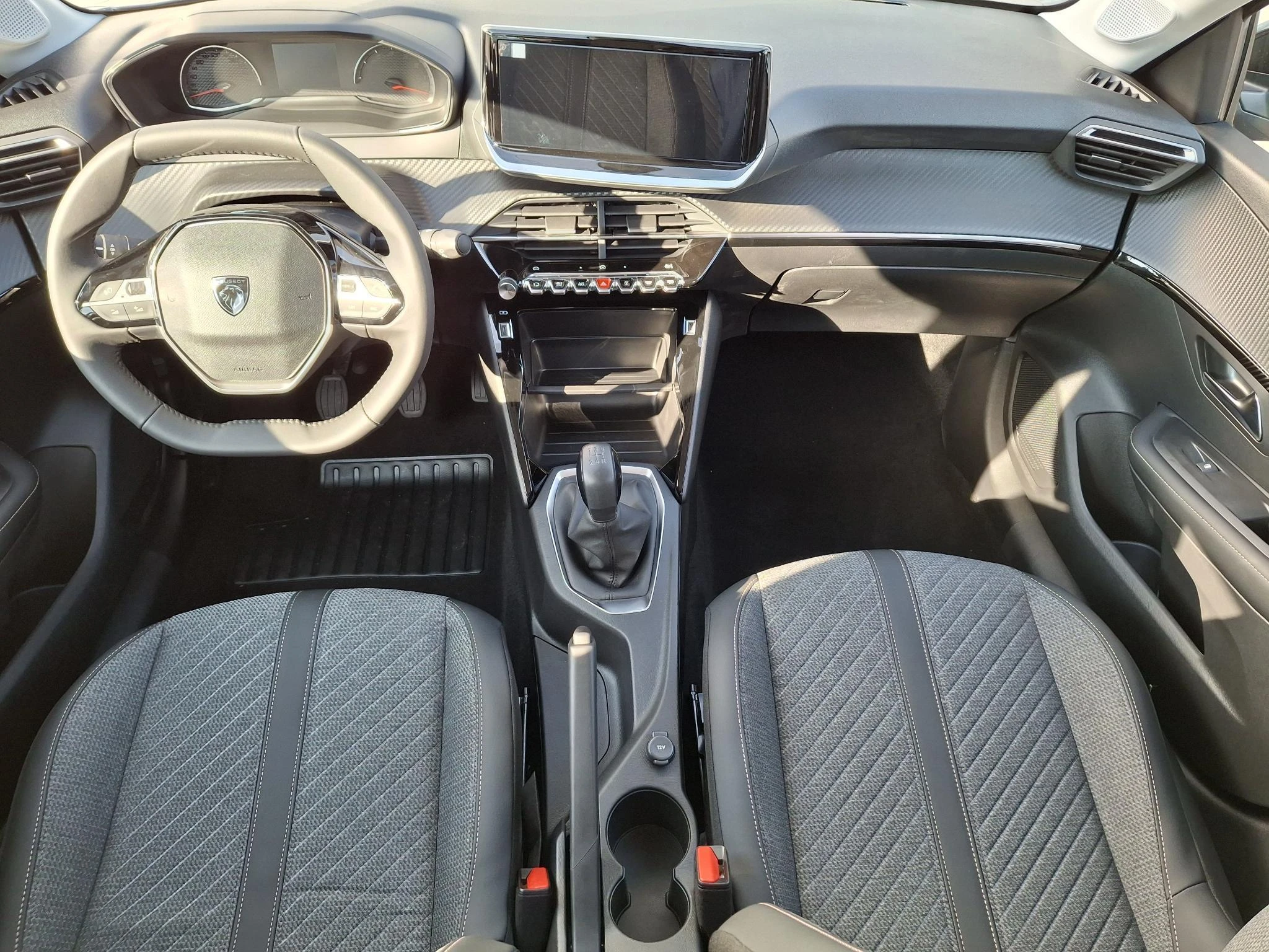 Peugeot-208-image-14