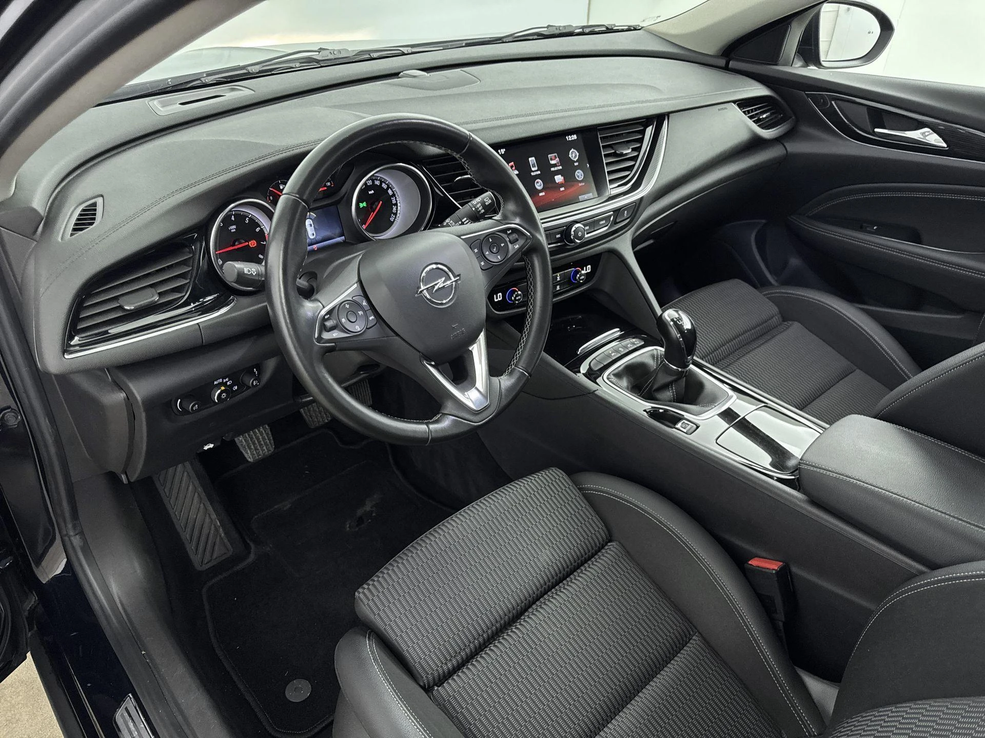 Opel-Insignia-image-16