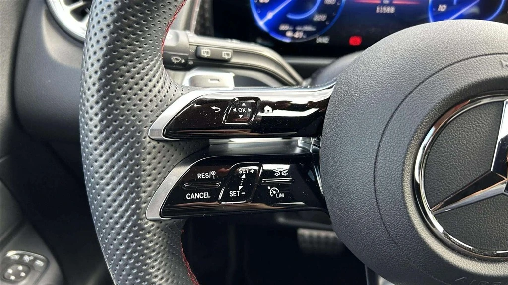 Mercedes-Benz-EQB-image-11