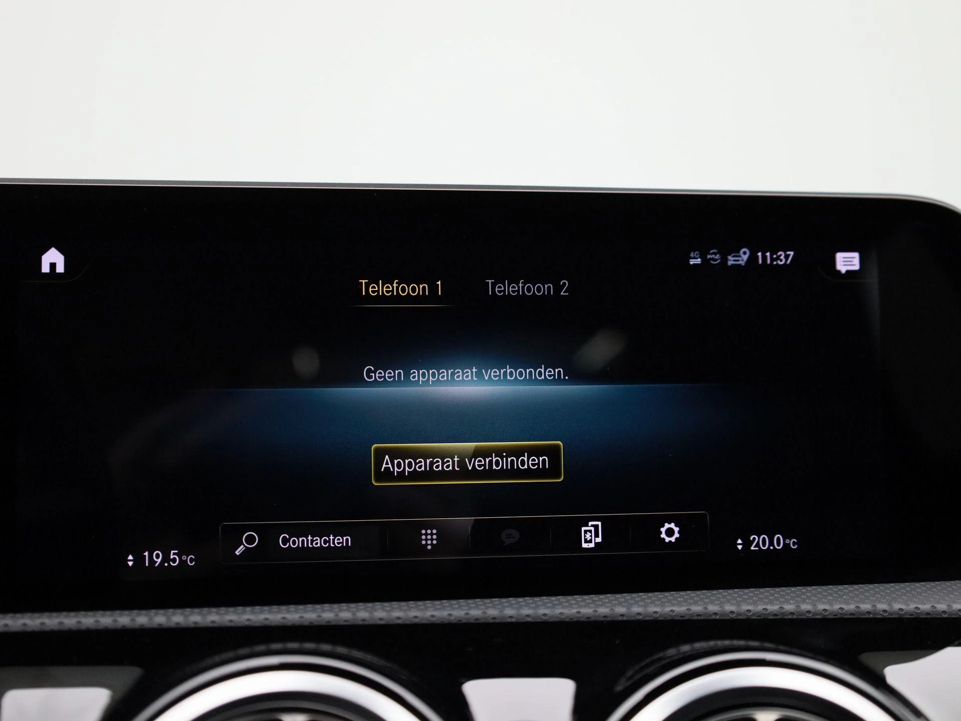 Mercedes-Benz-CLA-image-22