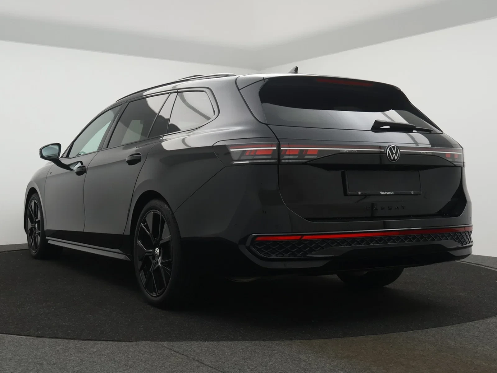 Volkswagen Passat SW Passat R-Line Business Premium 1.5TSI 150 pk *FULL OPTION*R-LINE*SPORTZETELS*PANO DAK*LEDER*...
