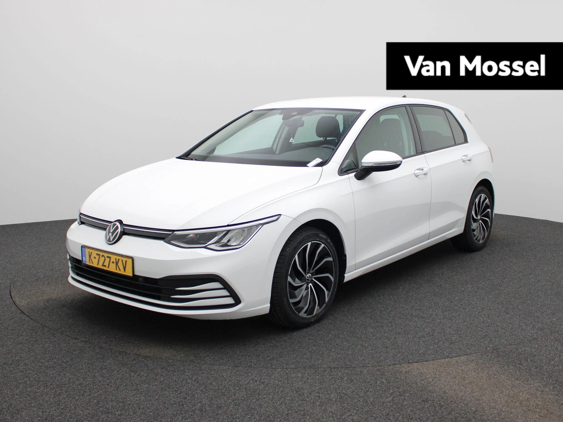 Volkswagen-Golf-image-0