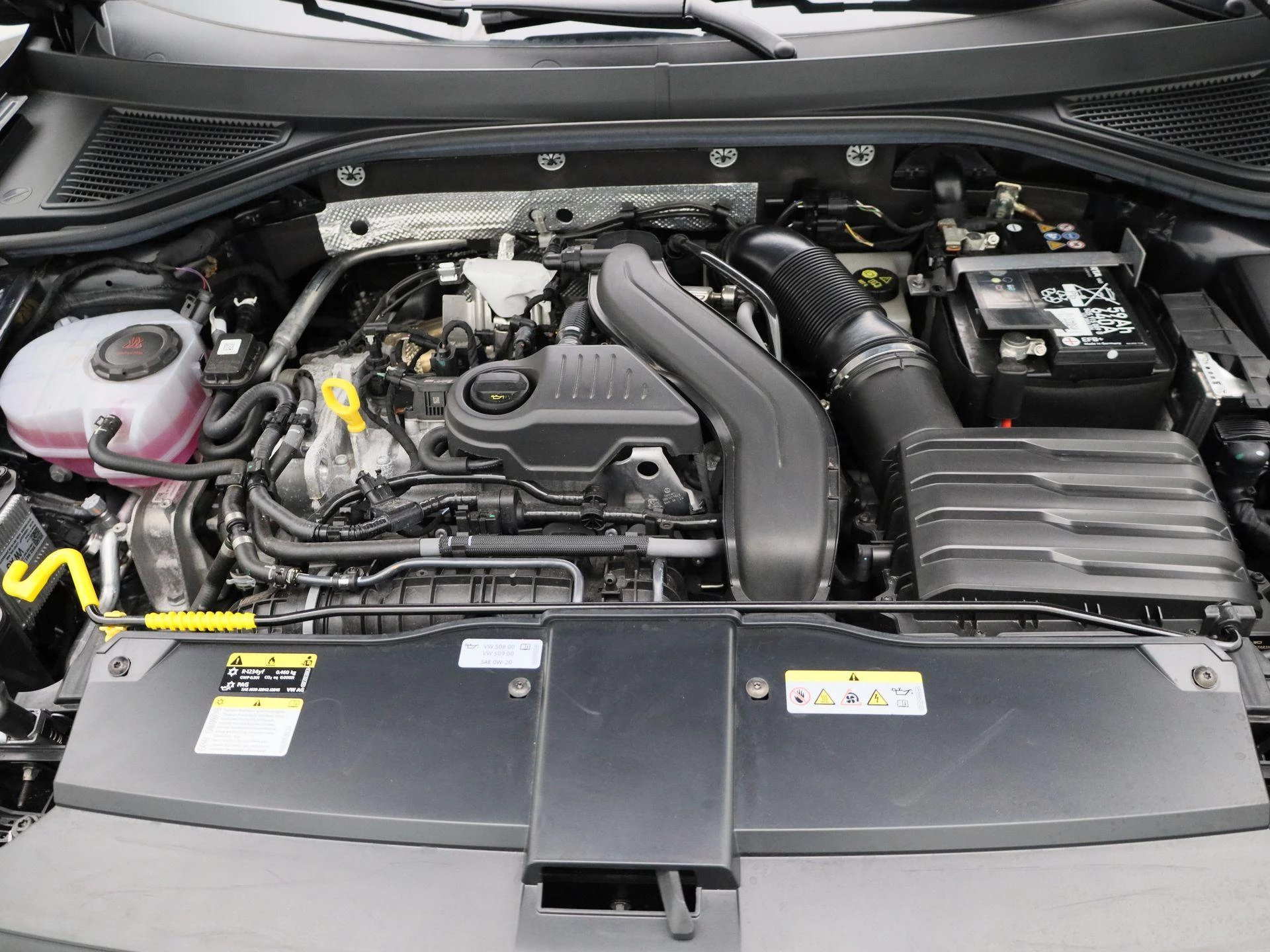 Volkswagen-T-Roc-image-38