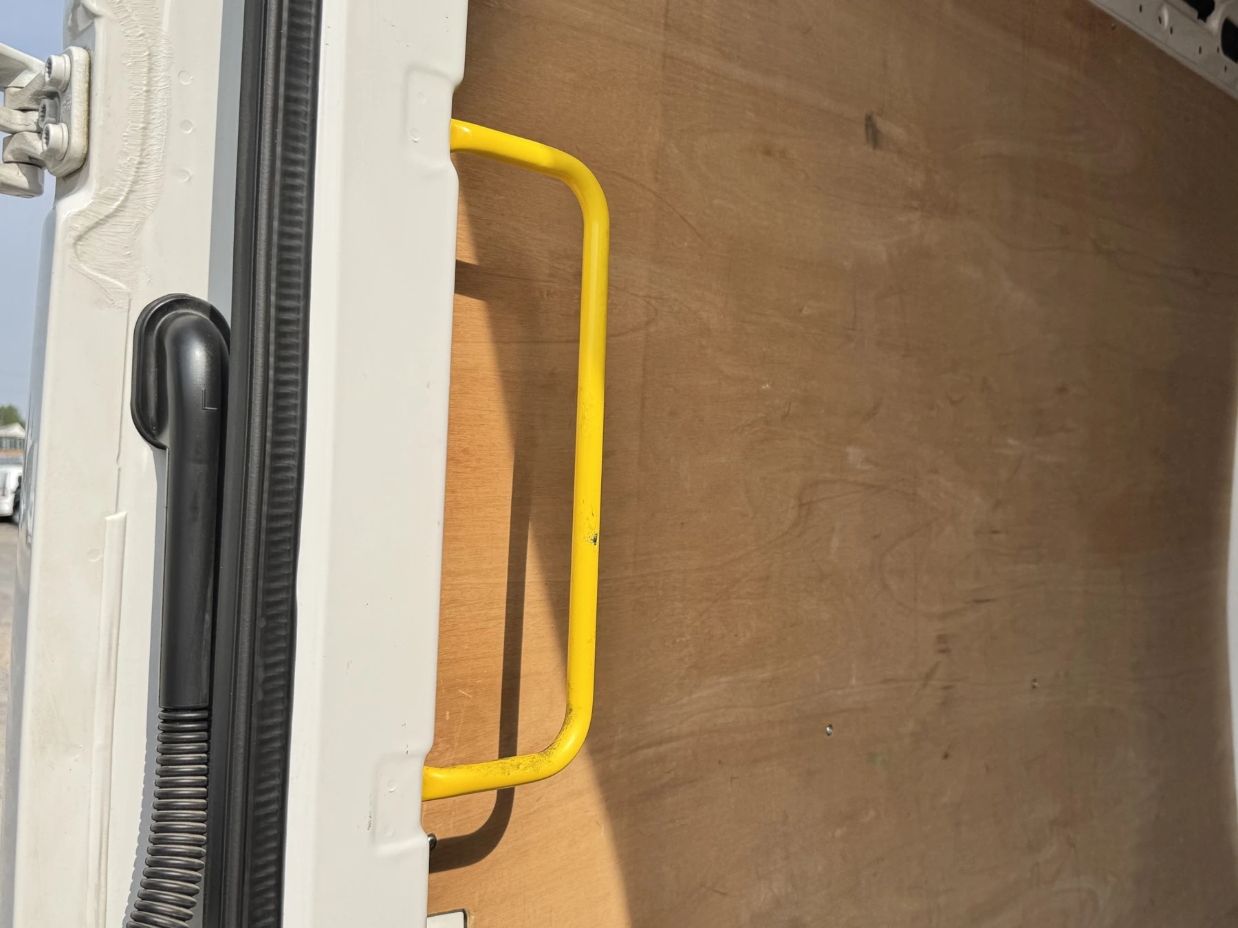 Volkswagen-Crafter-image-16