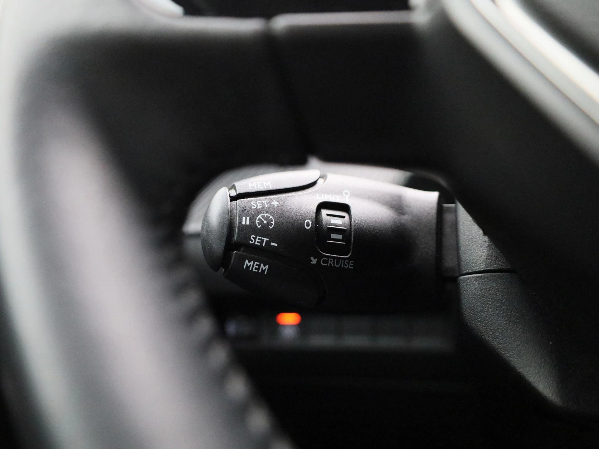 Peugeot-e-208-image-21