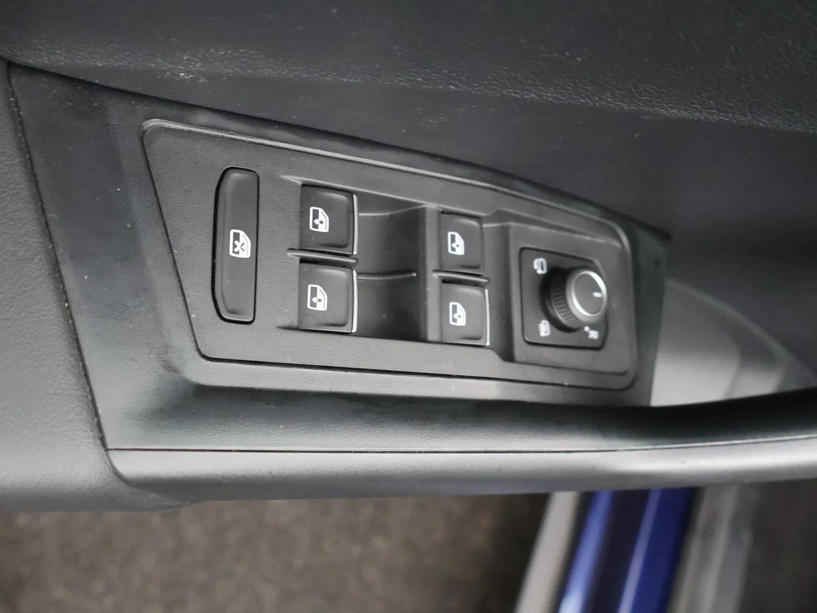Volkswagen T-Roc T-Roc Style 1.6TDI 116PK *LEDER*PDC*ACC*AIRCO*APP-CONNECT*DAB-RADIO*ZETELVERWARMING*...*