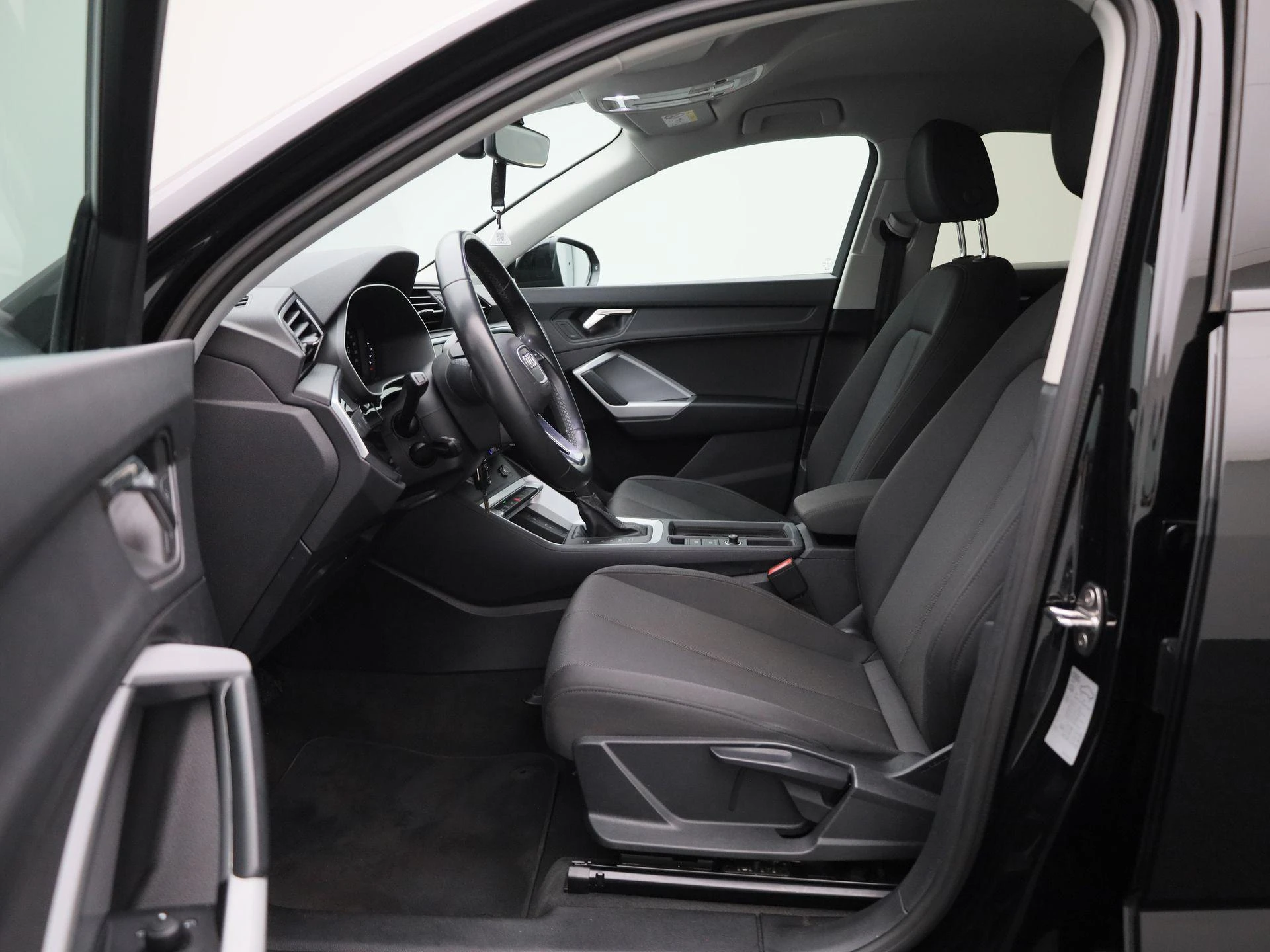 Audi-Q3-image-12