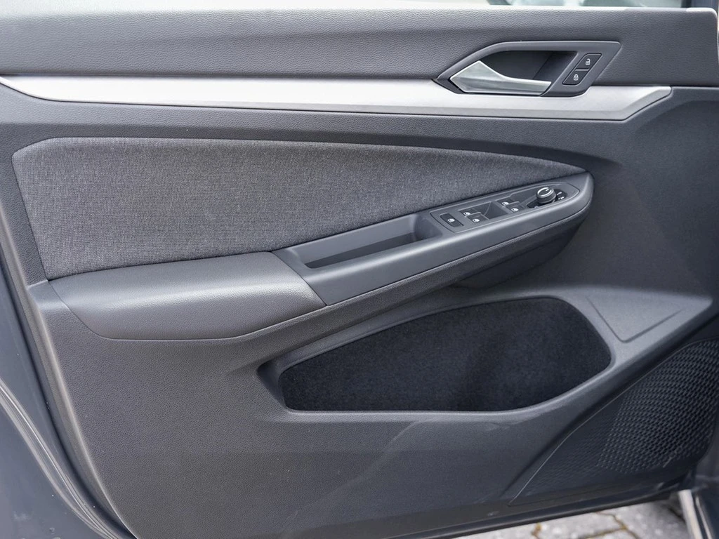 Volkswagen-Golf-image-17