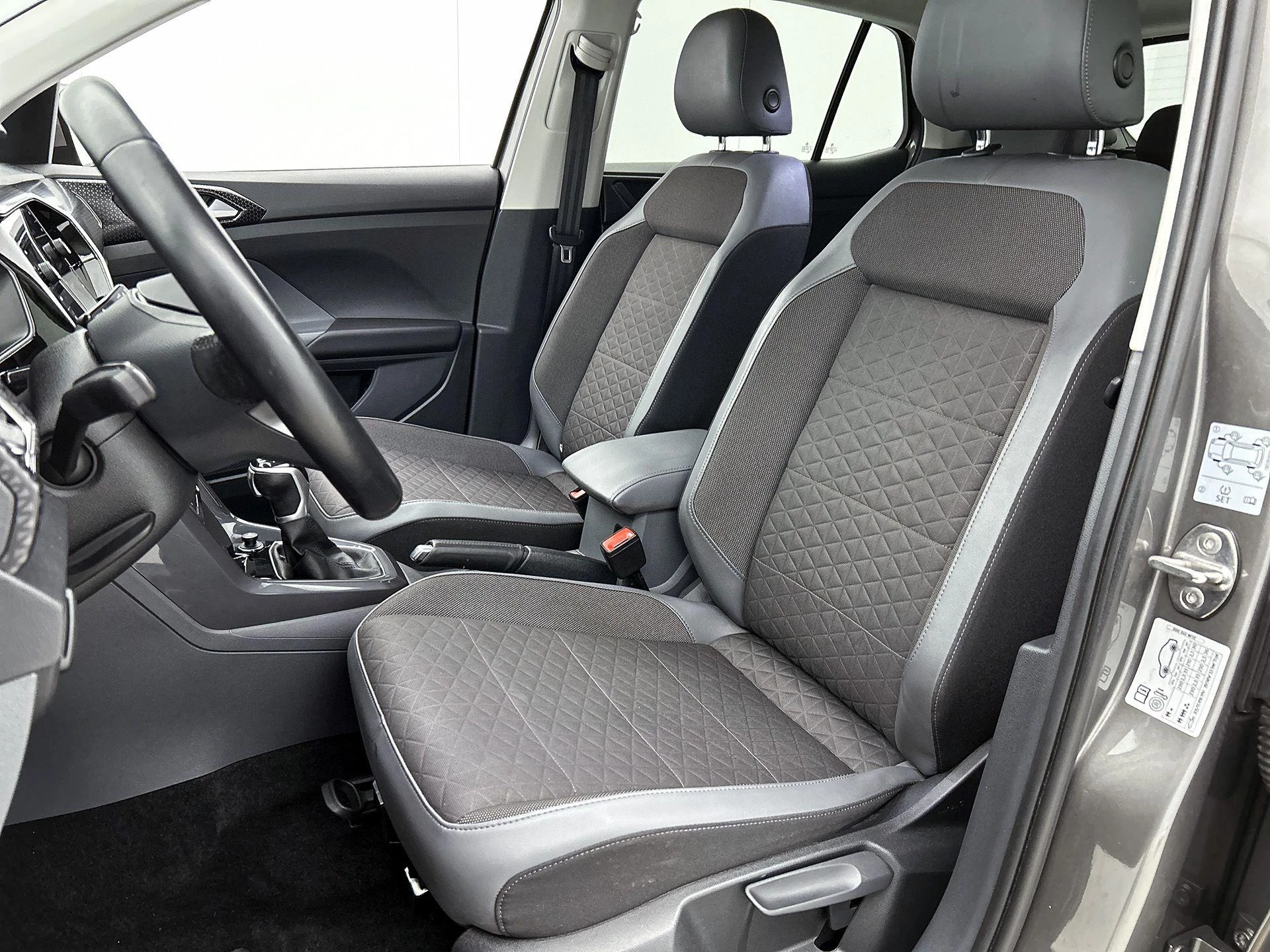 Volkswagen-T-Cross-image-37