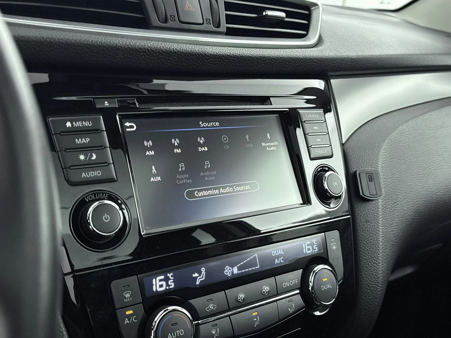 Nissan-QASHQAI-image-30