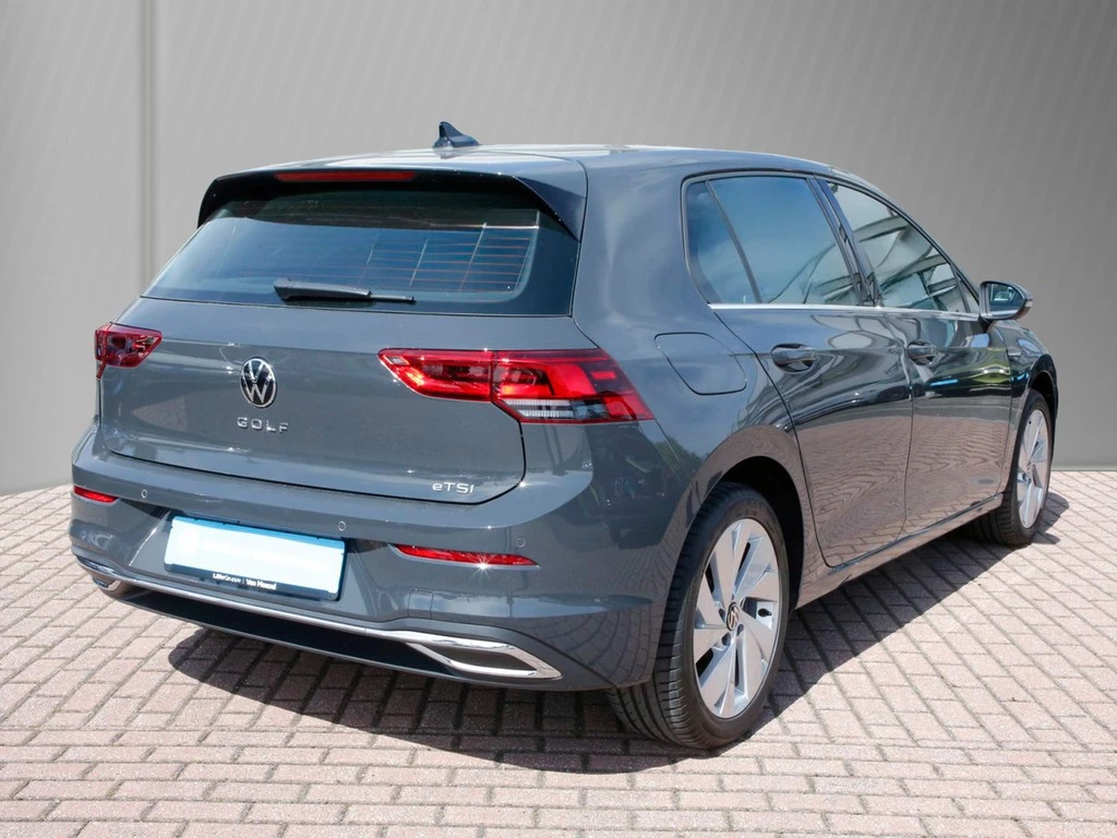 Volkswagen Golf VIII Lim 1.5 eTSI DSG Style 17" ACC LED