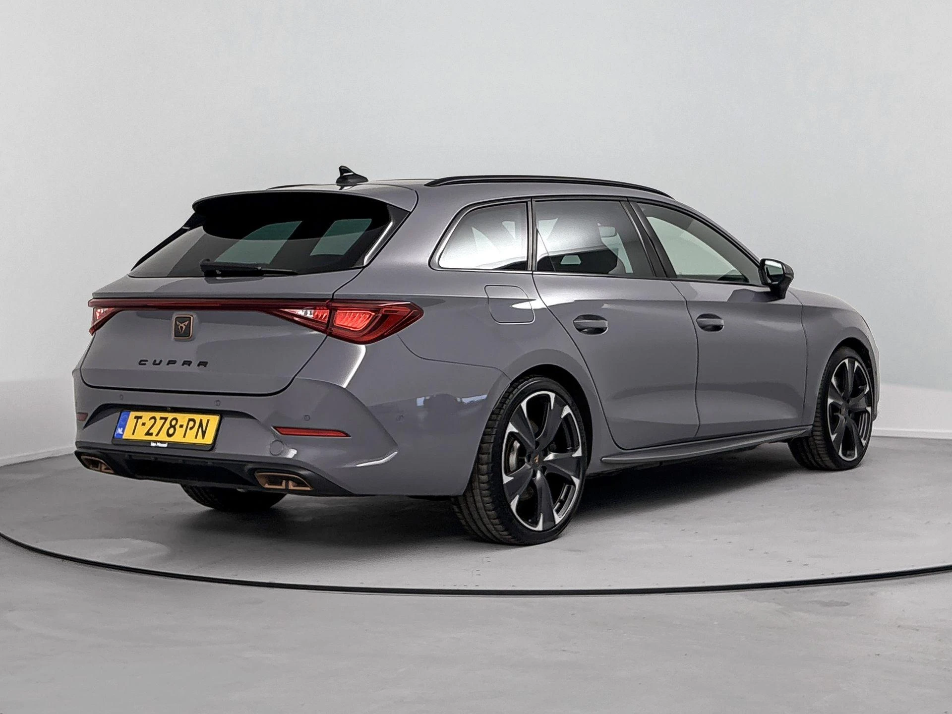 CUPRA-Leon Sportstourer-image-3