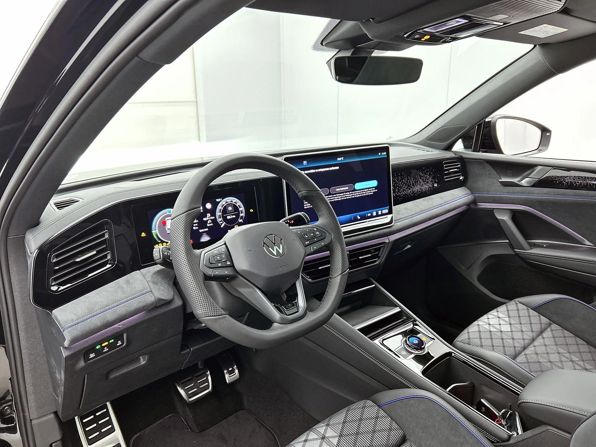 Volkswagen-Tiguan-image-17