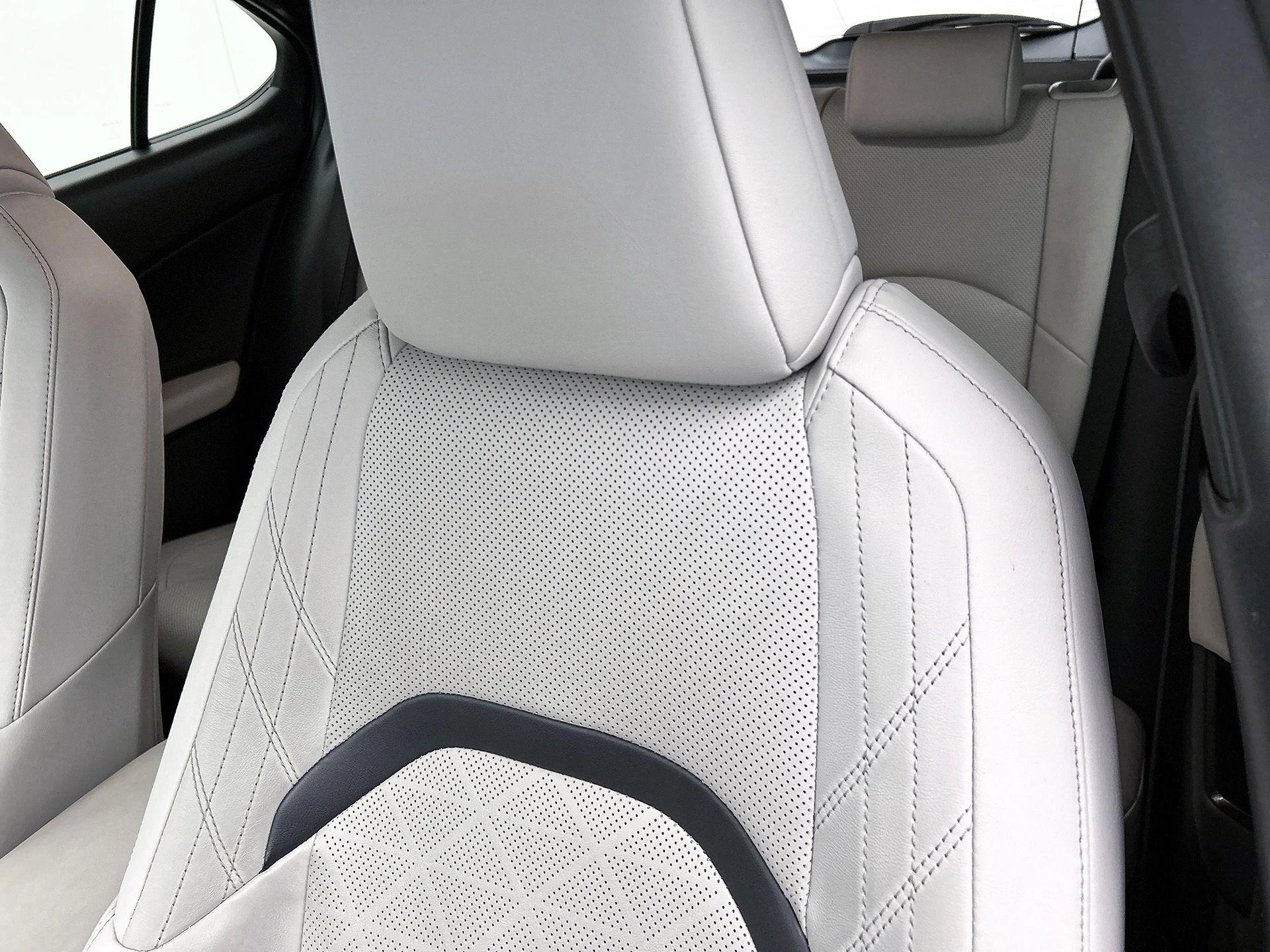 Lexus-UX-image-19