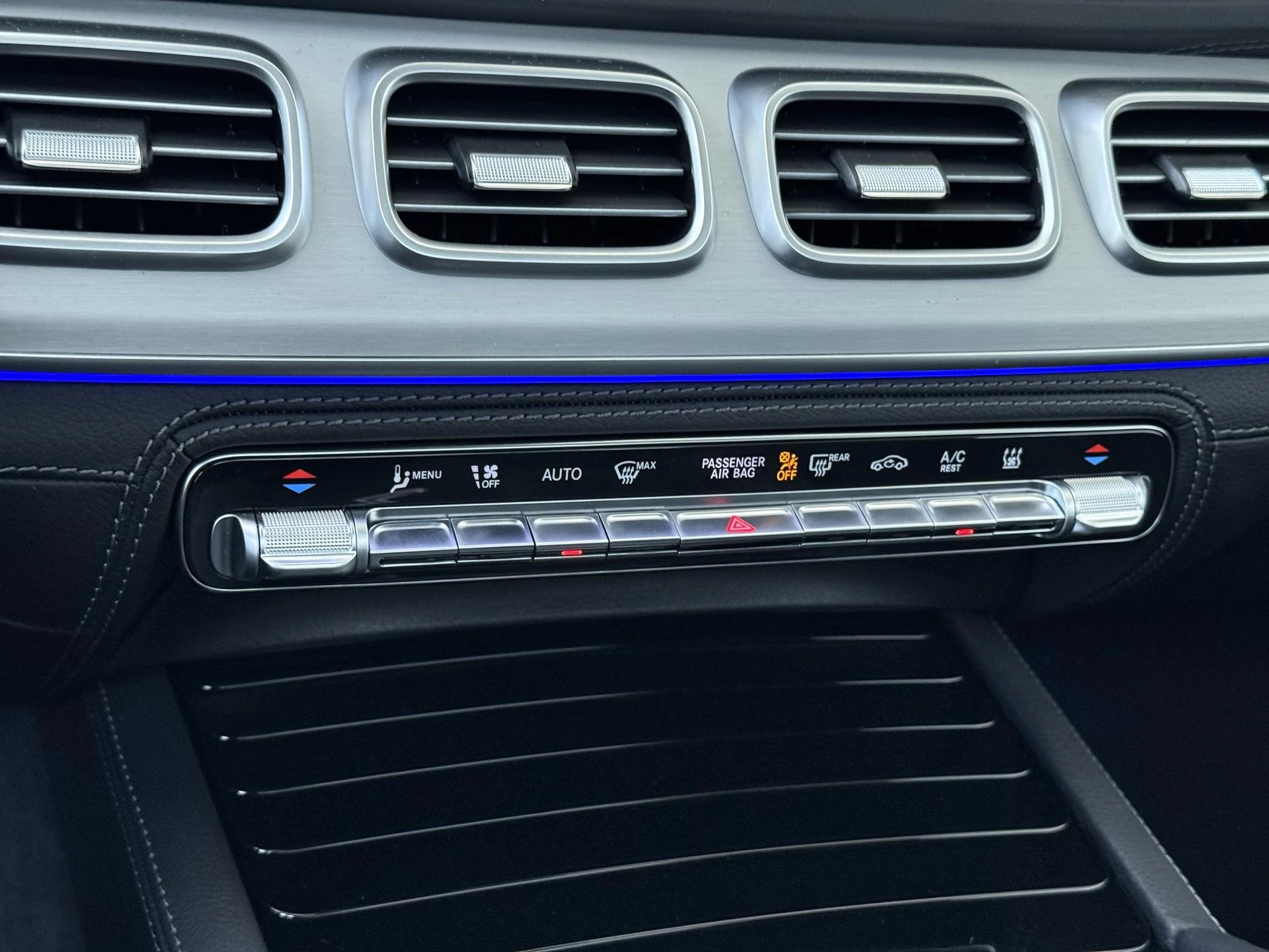 Mercedes-Benz-GLE-image-22