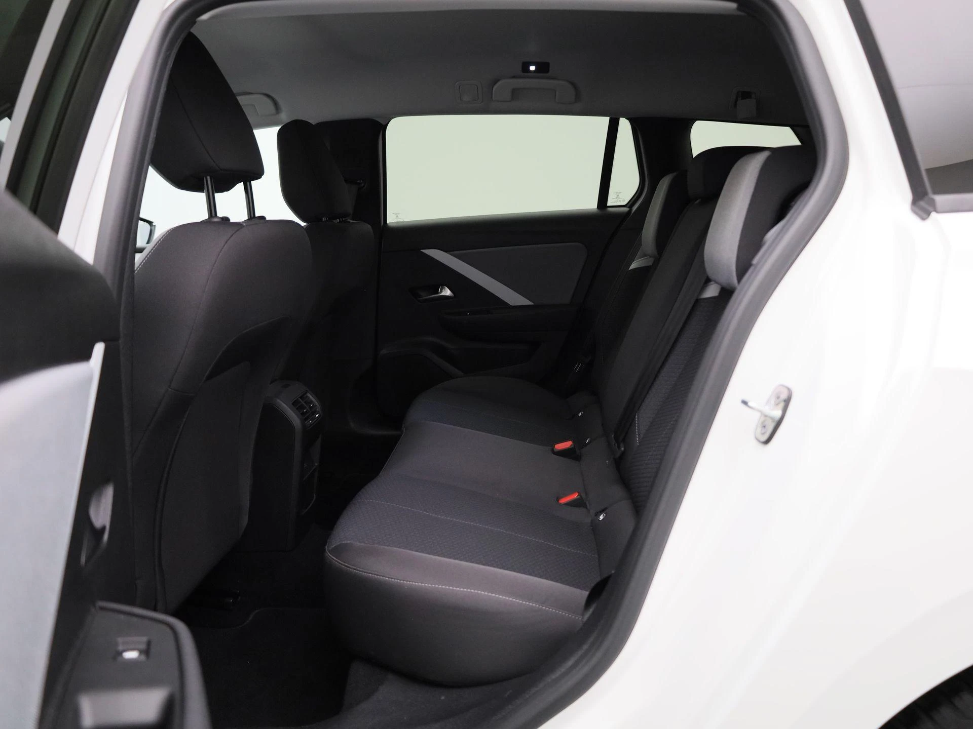 Opel-Astra-image-11