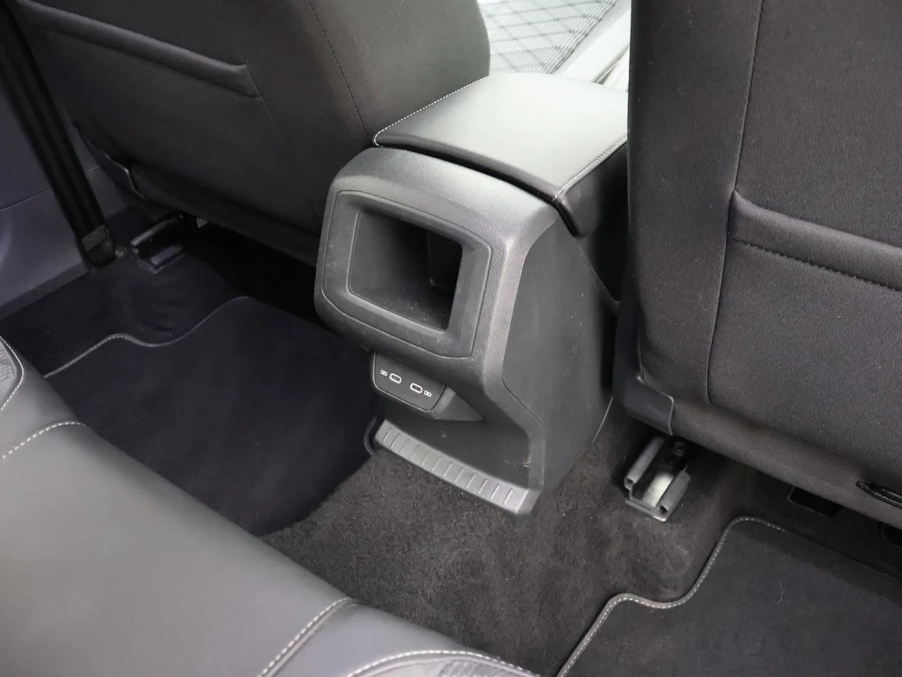 Volkswagen-T-Cross-image-24