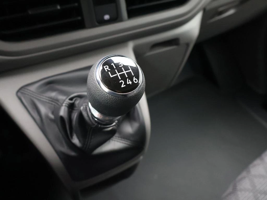 Volkswagen Transporter T7 32 Fou Swb Transporter Bestelwagen Wielbasis 2.0TDI 150PK *DEMO*TREKHAAK*VIRTUAL COCKPIT*CAMERA*CRUISE*APP-CONNECT*PDC*...*