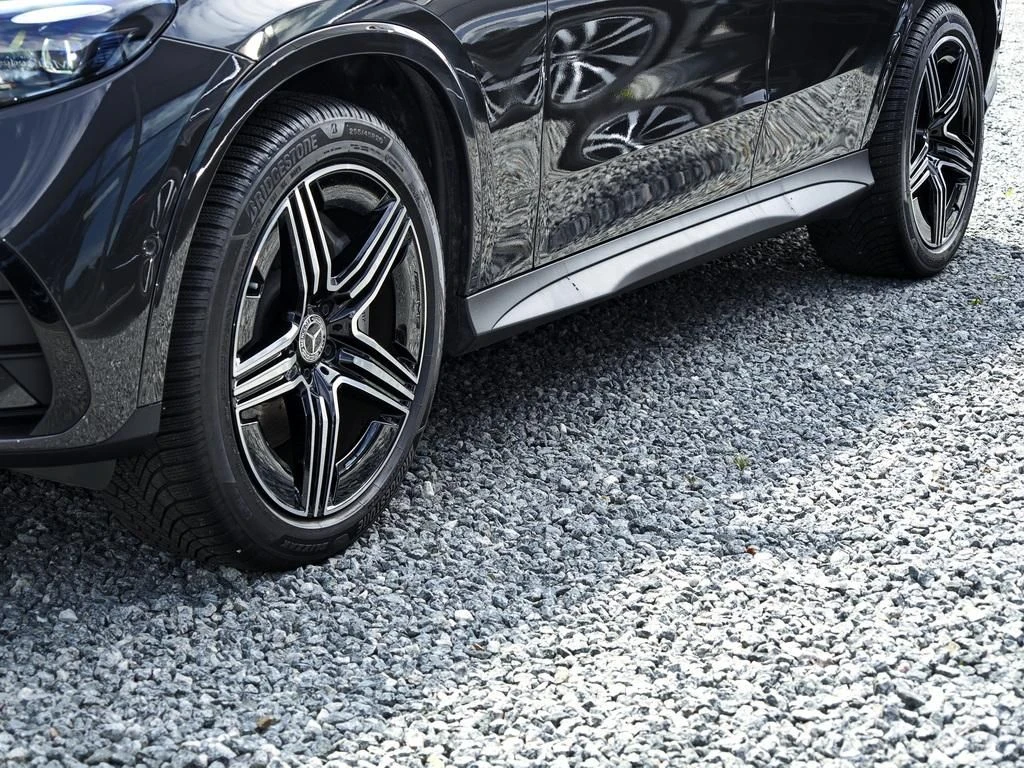 Mercedes-Benz-GLC 220 d-image-6