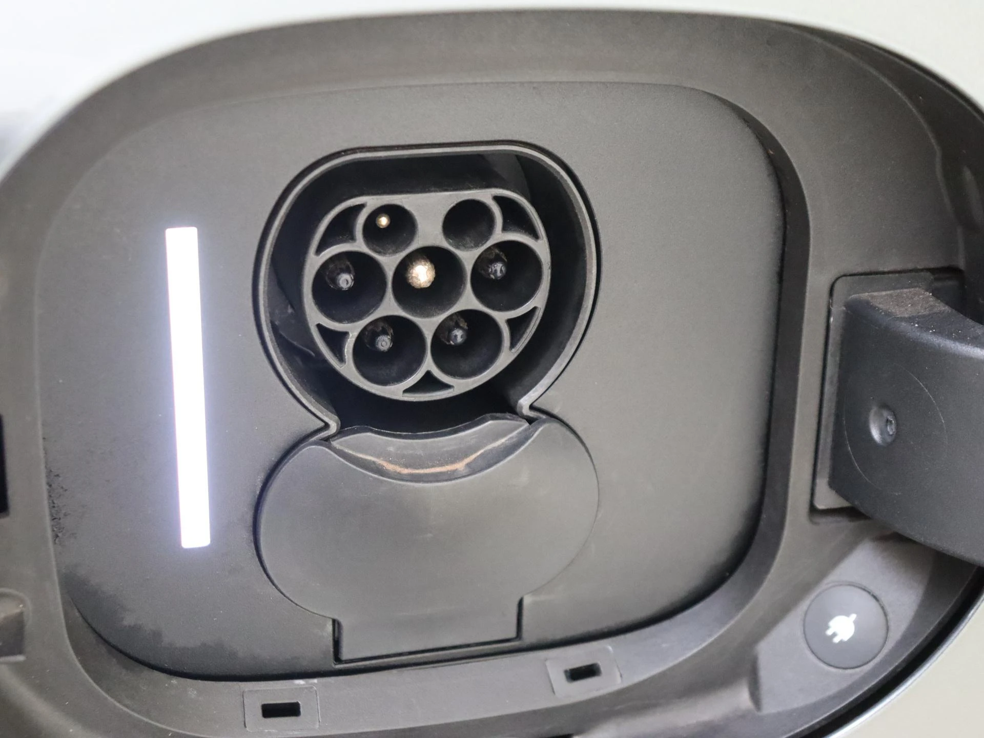 Mercedes-Benz-EQE-image-29