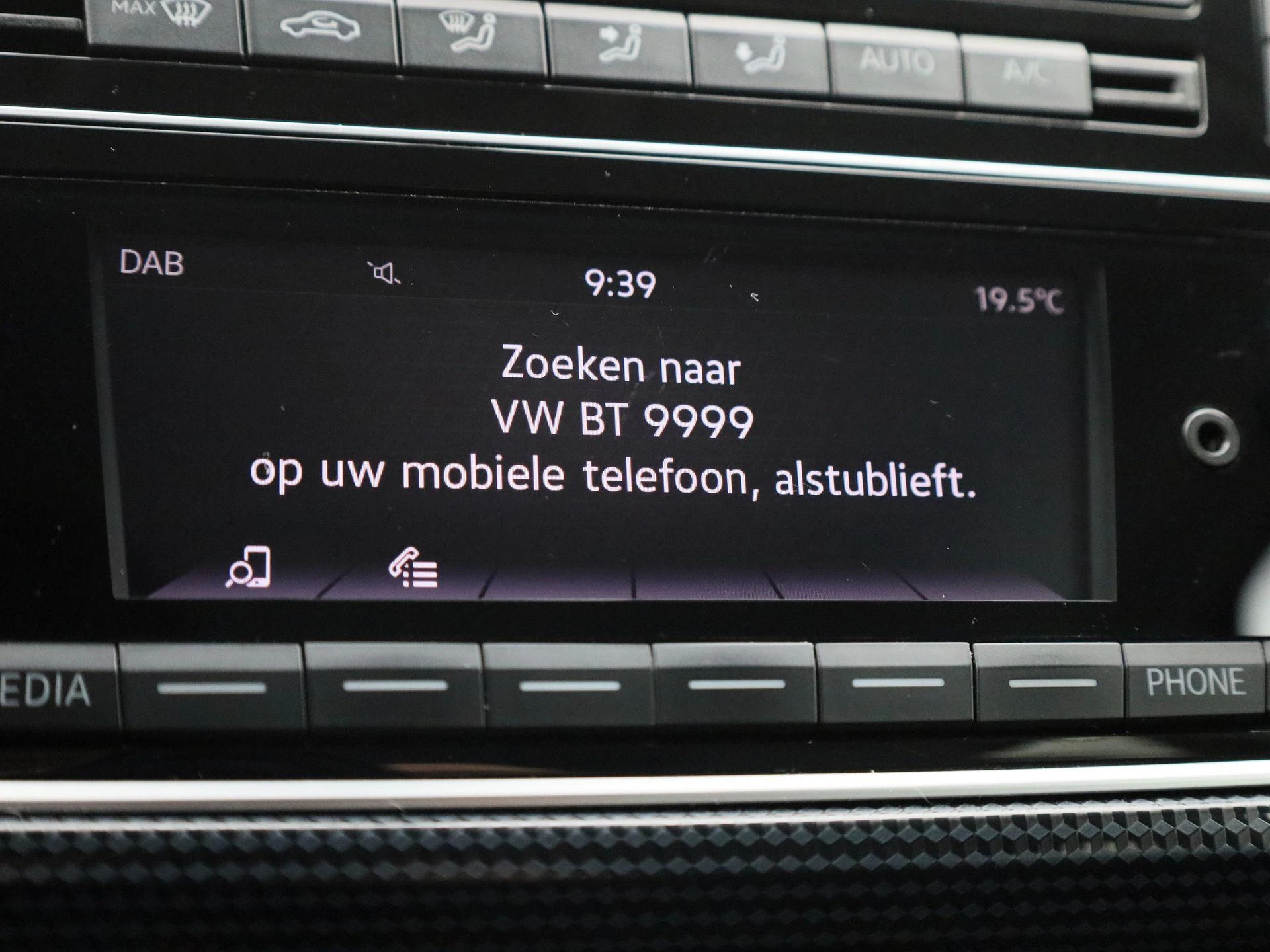 Volkswagen-up!-image-20