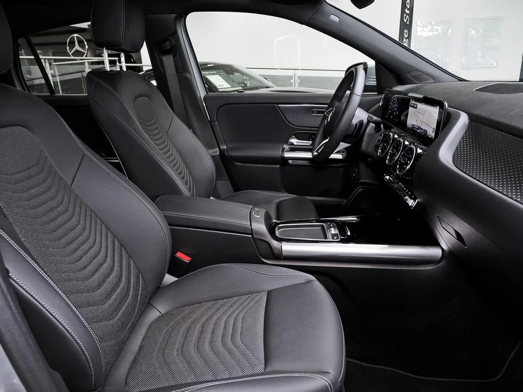 Mercedes-Benz-GLA 200 d-image-11