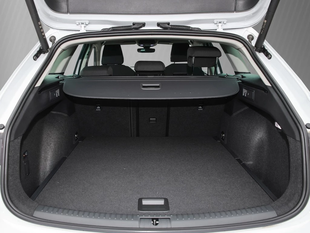 SEAT Leon Sportstourer RE 1.5eTSI 7-Gang-DSG SAL