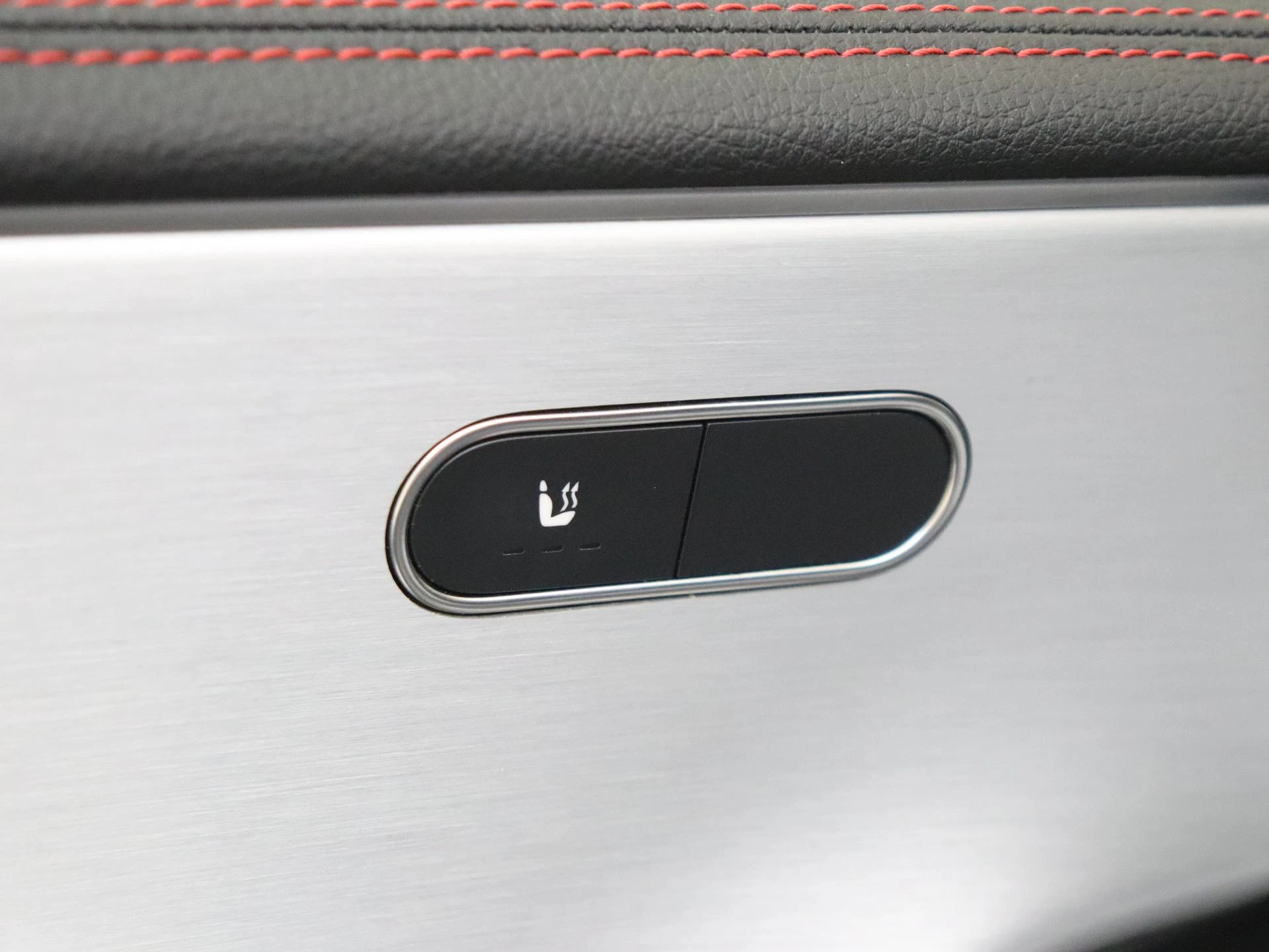 Mercedes-Benz-CLA-image-25