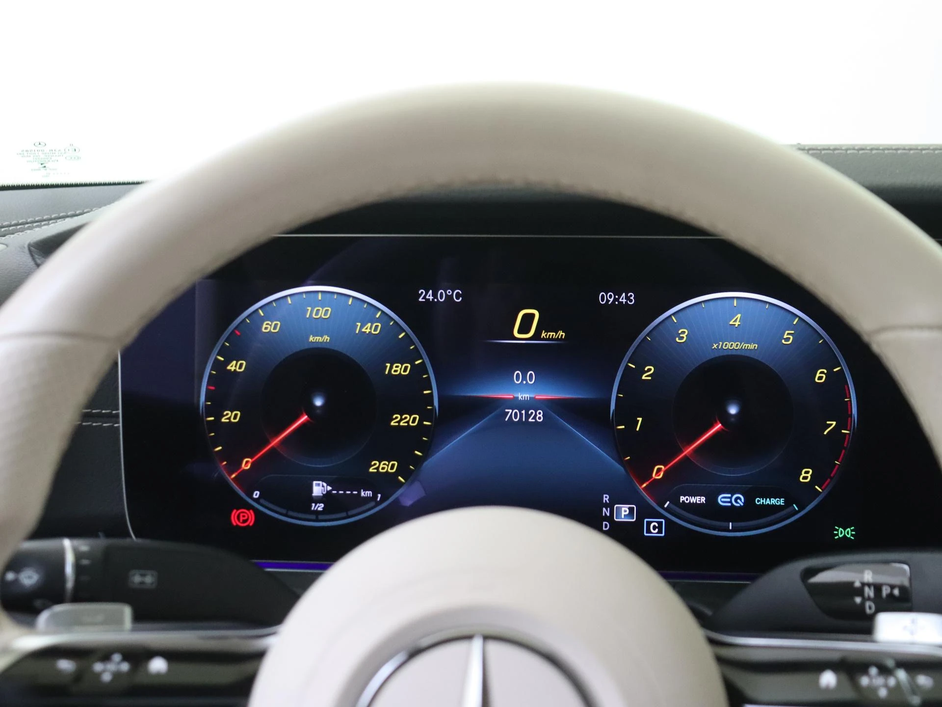 Mercedes-Benz-E-Klasse-image-10