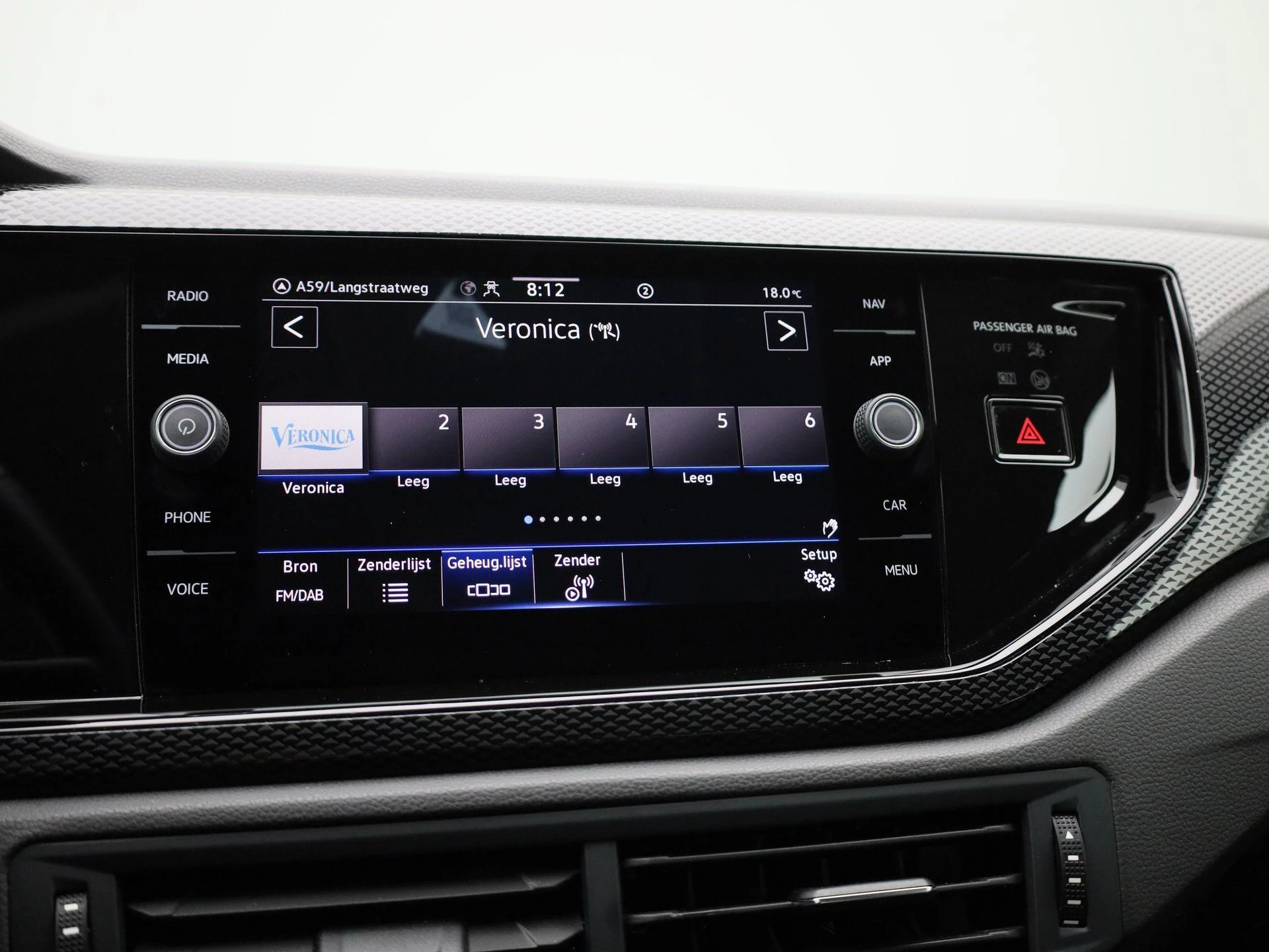 Volkswagen-Polo-image-18