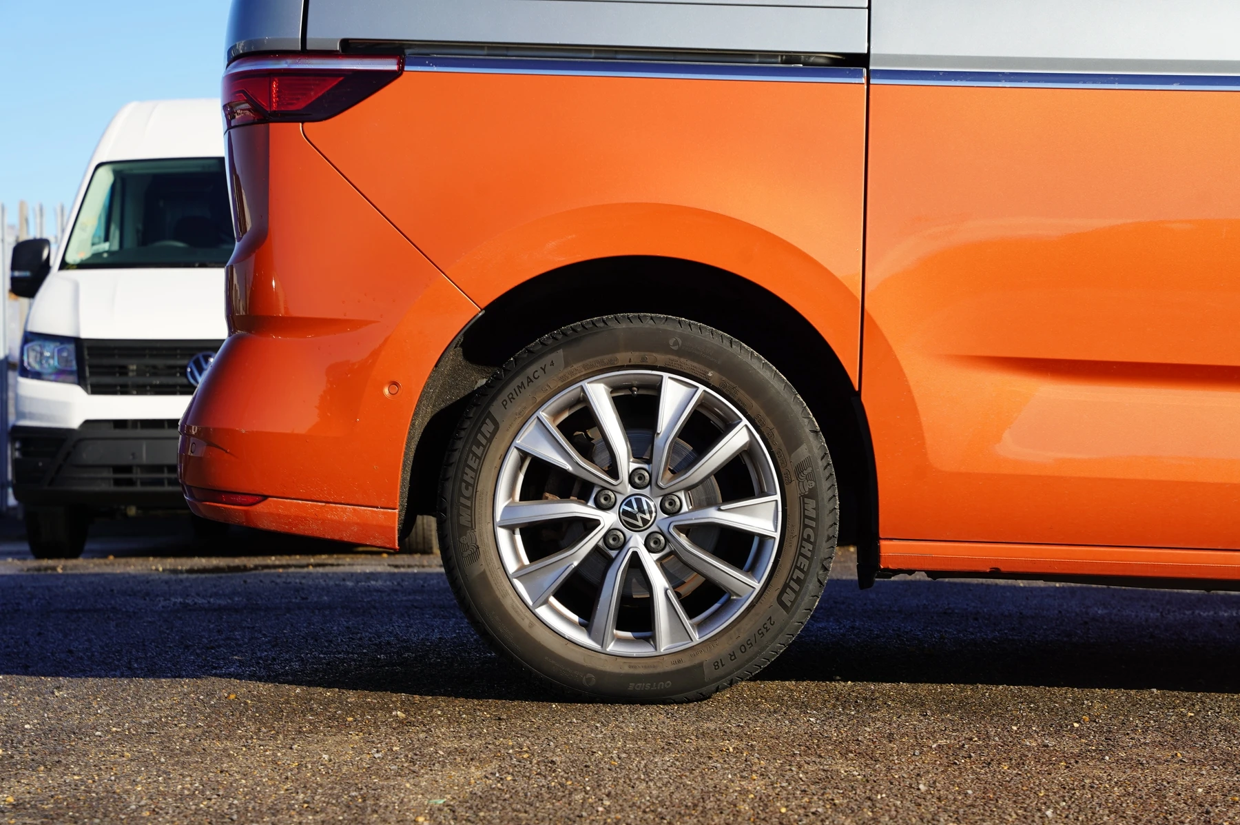 Volkswagen-Multivan-image-32