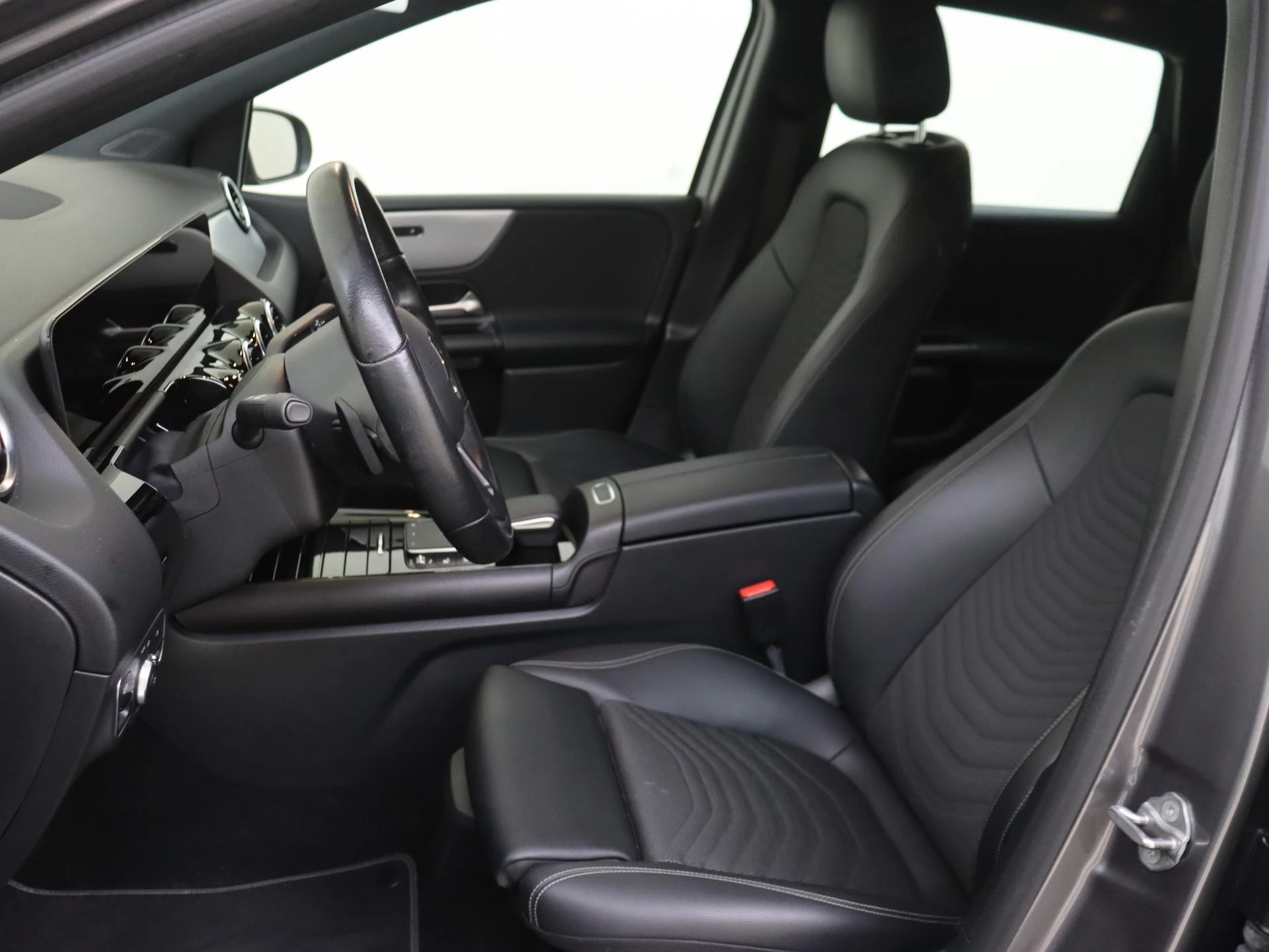 Mercedes-Benz-B-Klasse-image-10