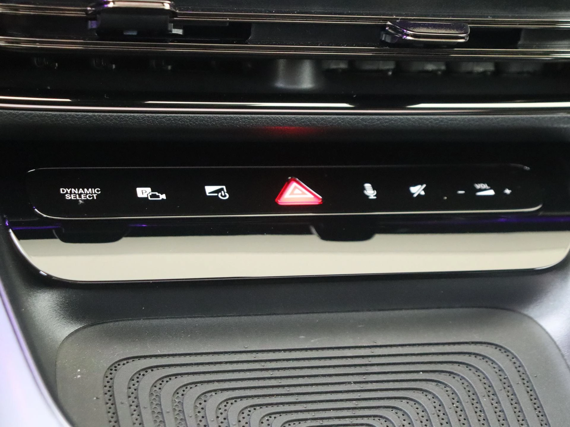 Mercedes-Benz-CLA-image-20
