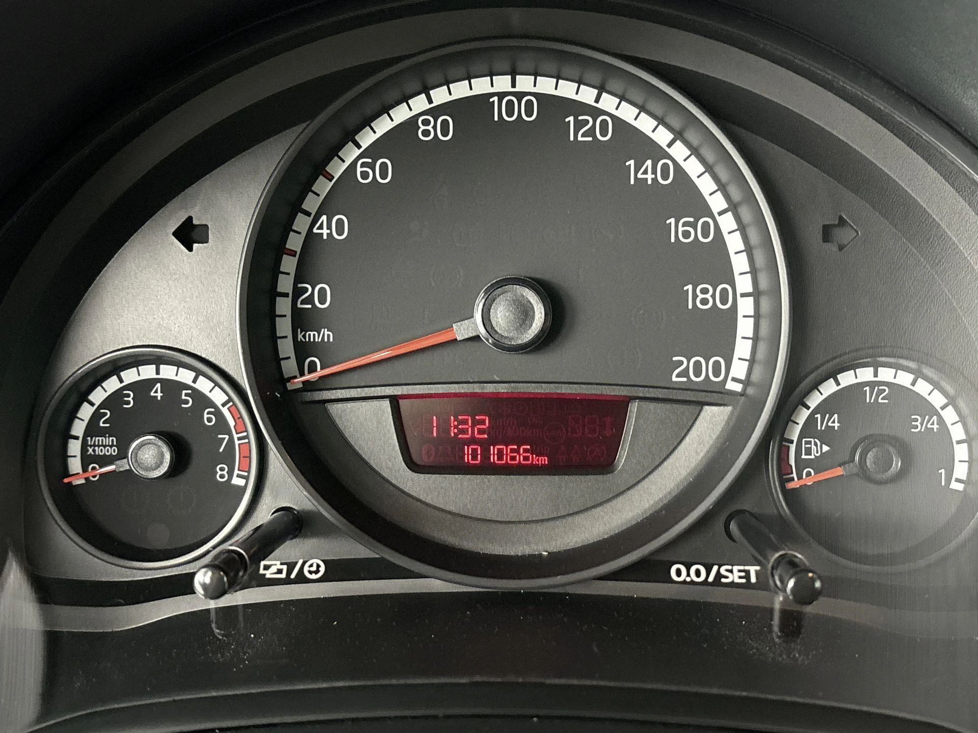 Volkswagen-up!-image-8