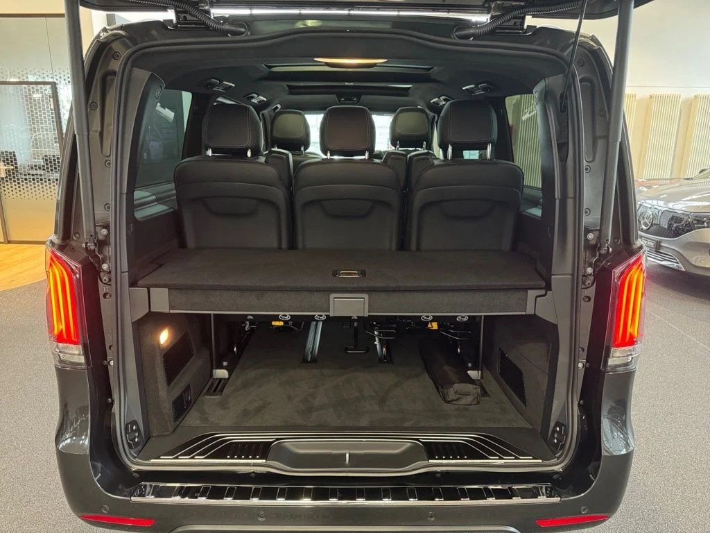 Mercedes-Benz-V-Klasse 300 d-image-12