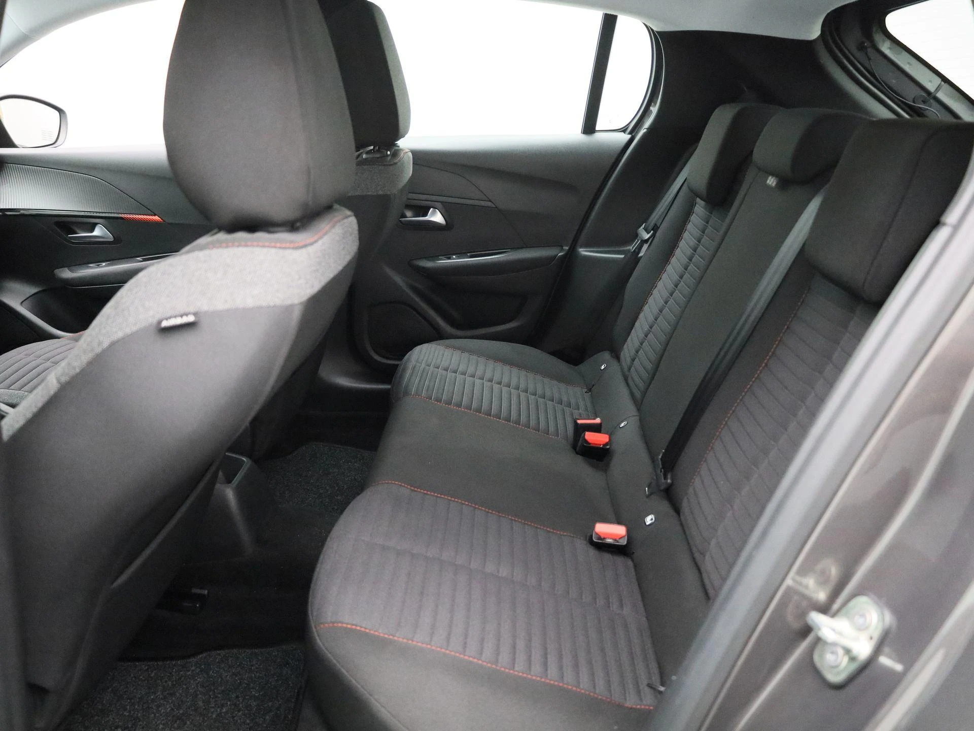 Peugeot-208-image-10