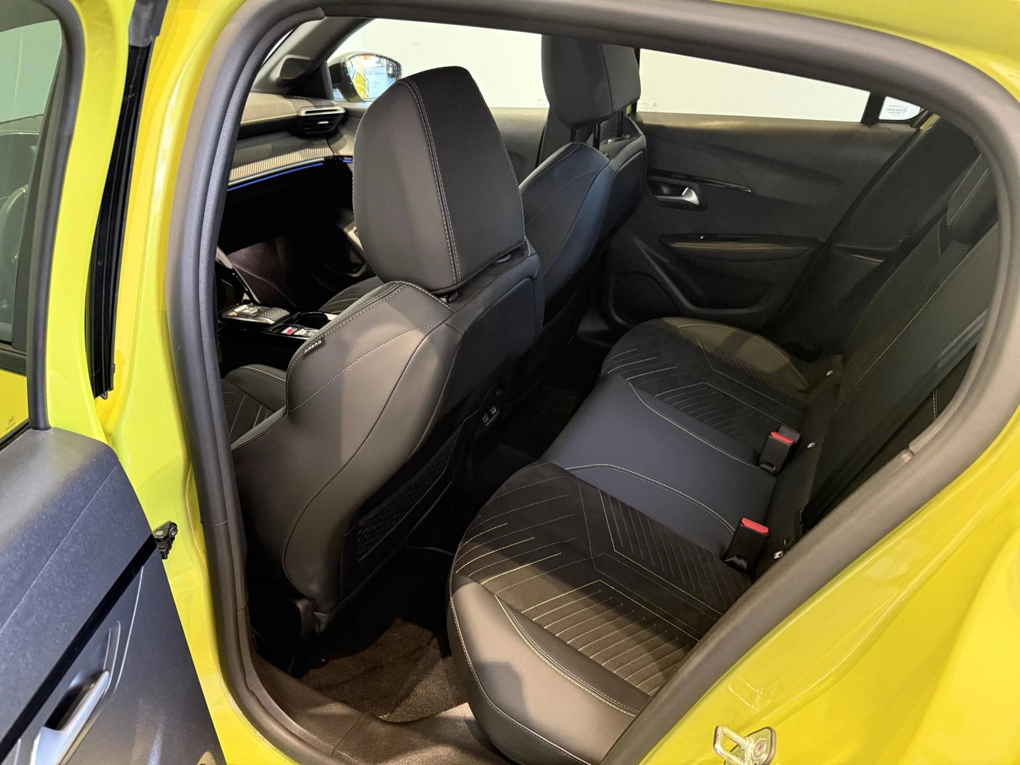 Peugeot-208-image-16