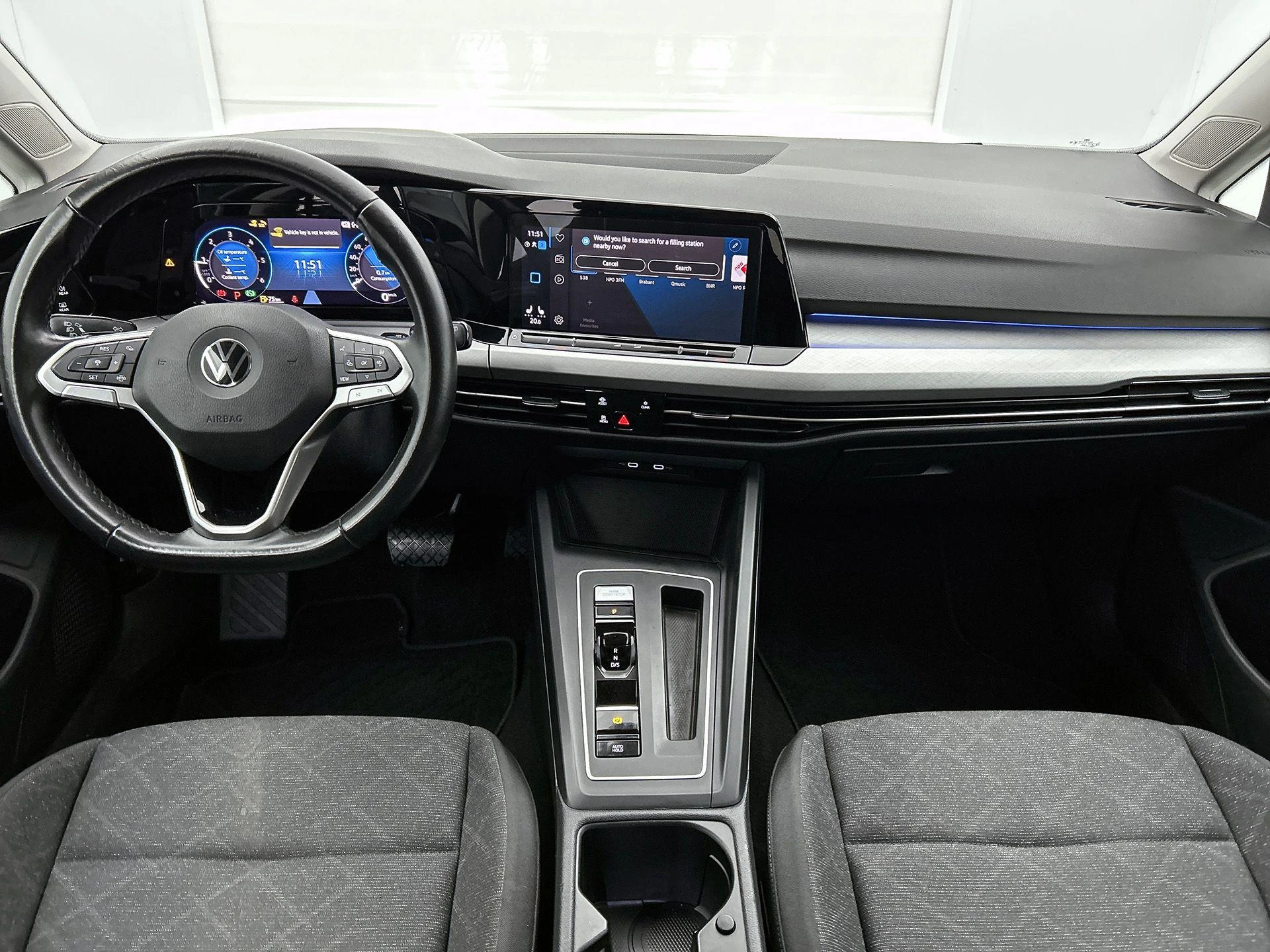 Volkswagen-Golf-image-16