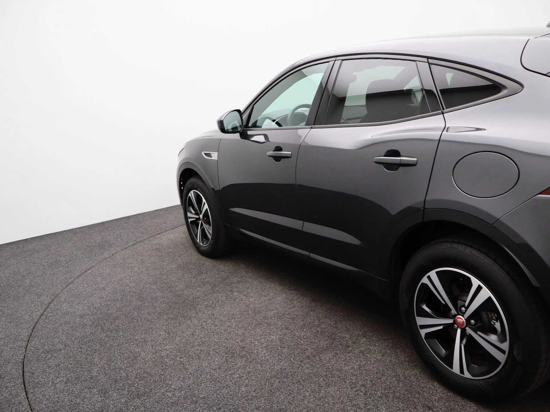 Jaguar-E-PACE-image-41